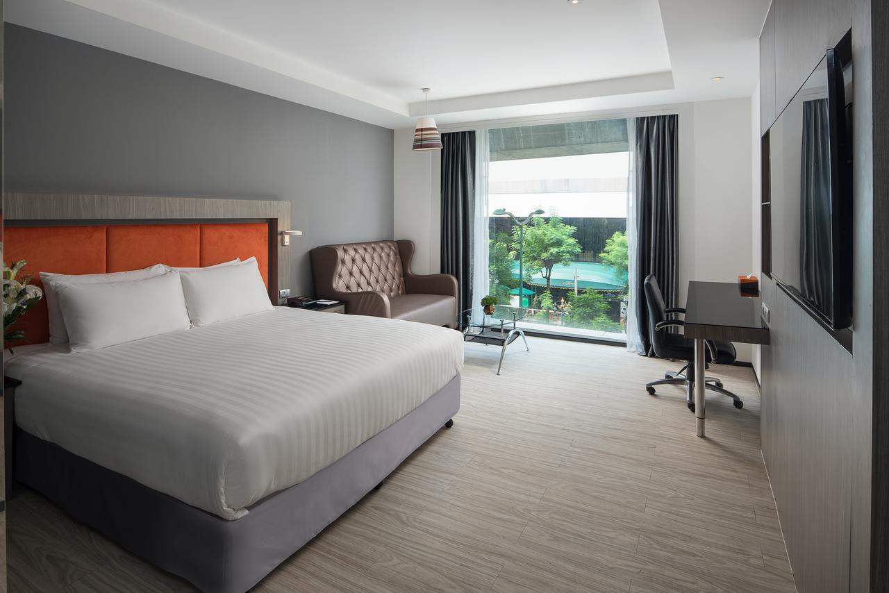 Hotel Grand 5 & Plaza Sukhumvit 4*