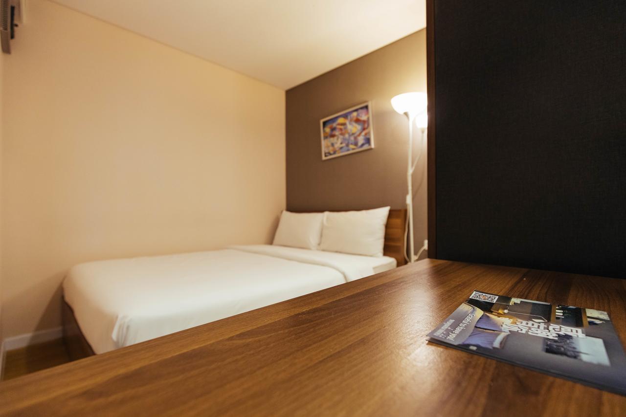 Aparthotel Roomme Hospitality Nang Linchee Branch Bangkok