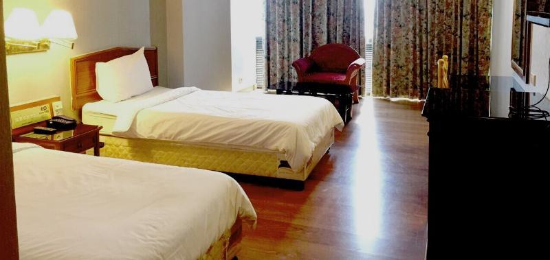 Bay Srinakarin Hotel 4*