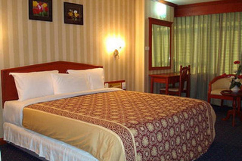 Bay Srinakarin 4* Bangkok