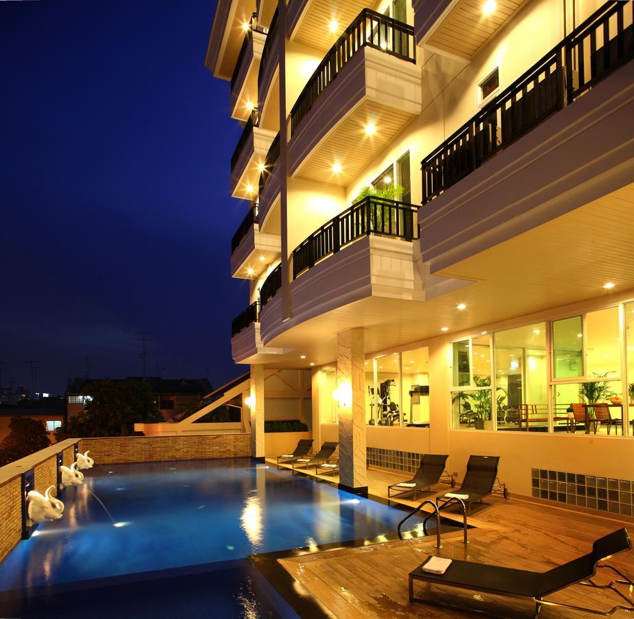 Patio Apartahotel