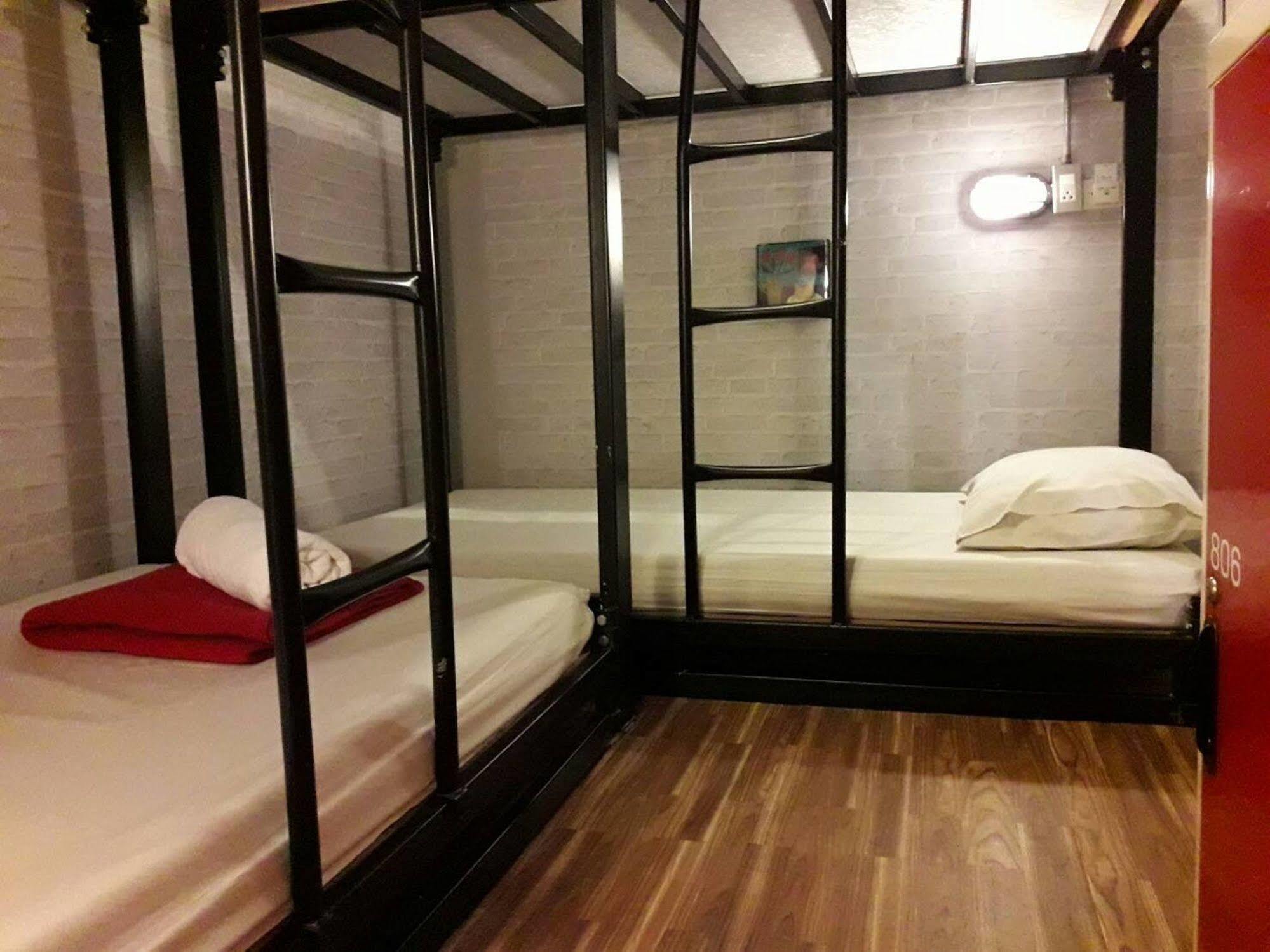 Bed *