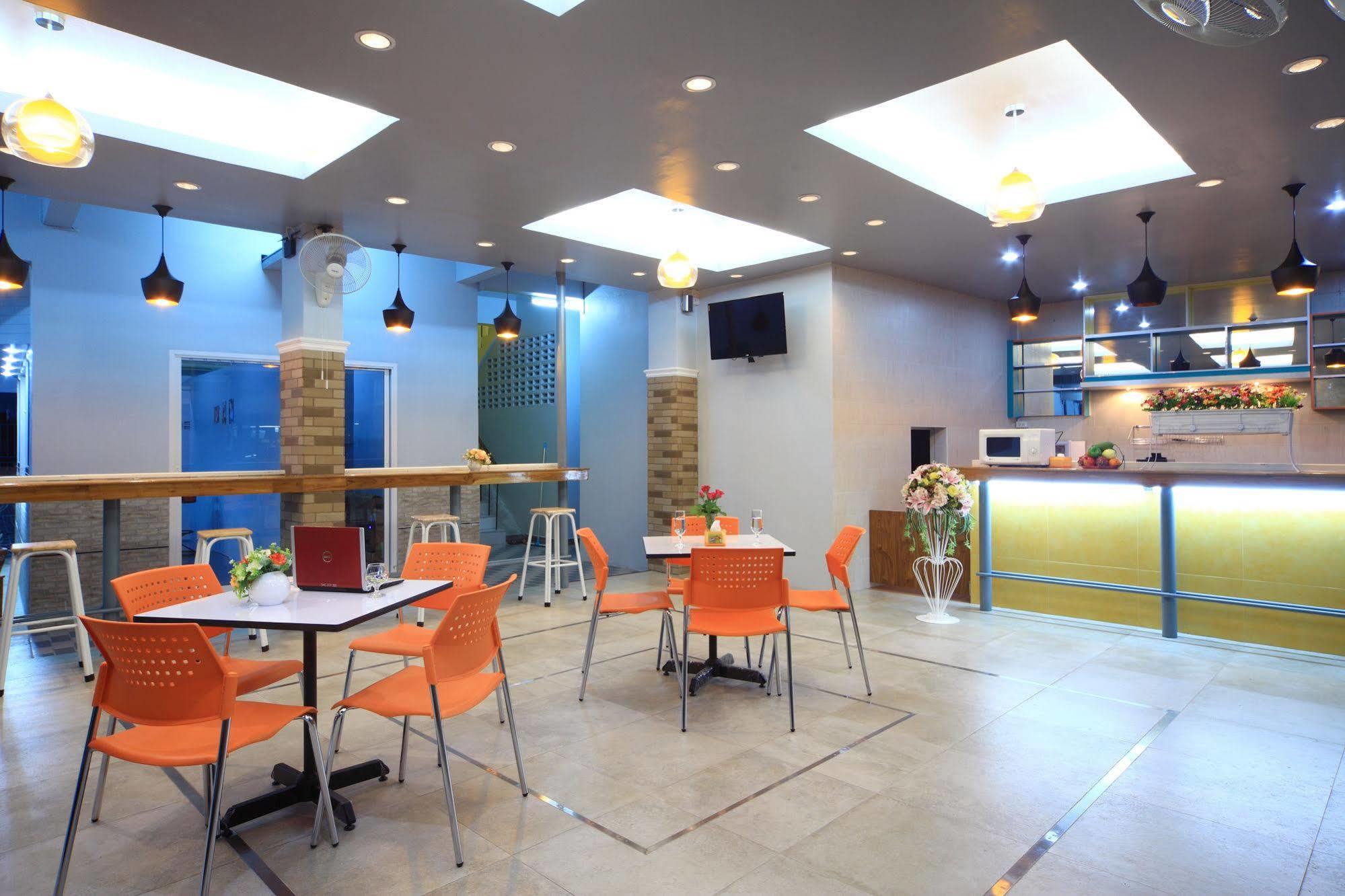 Hotel Paragon One 2*