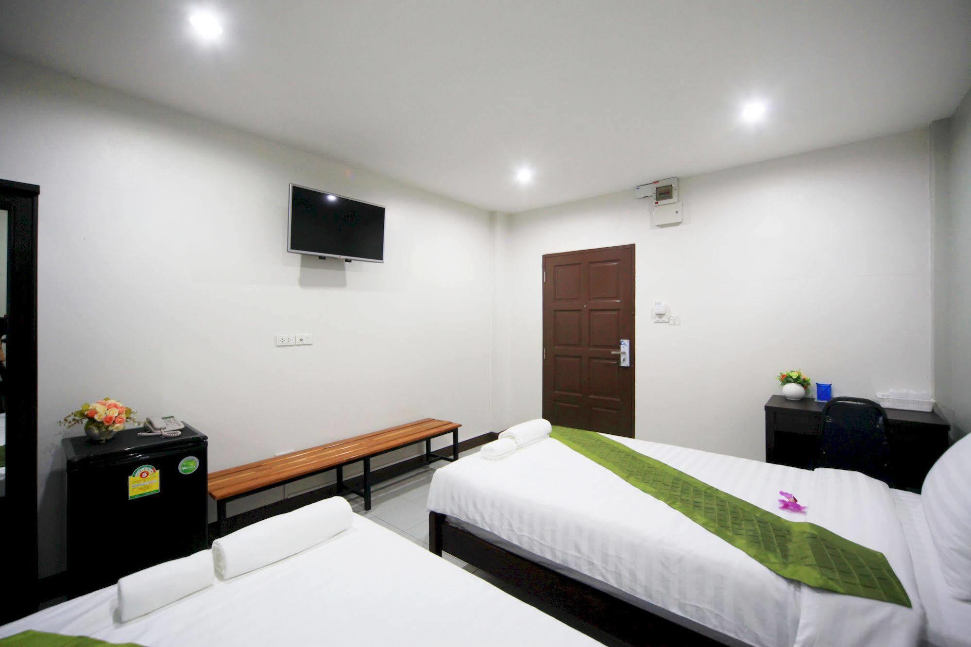 Hotel Paragon One 2*