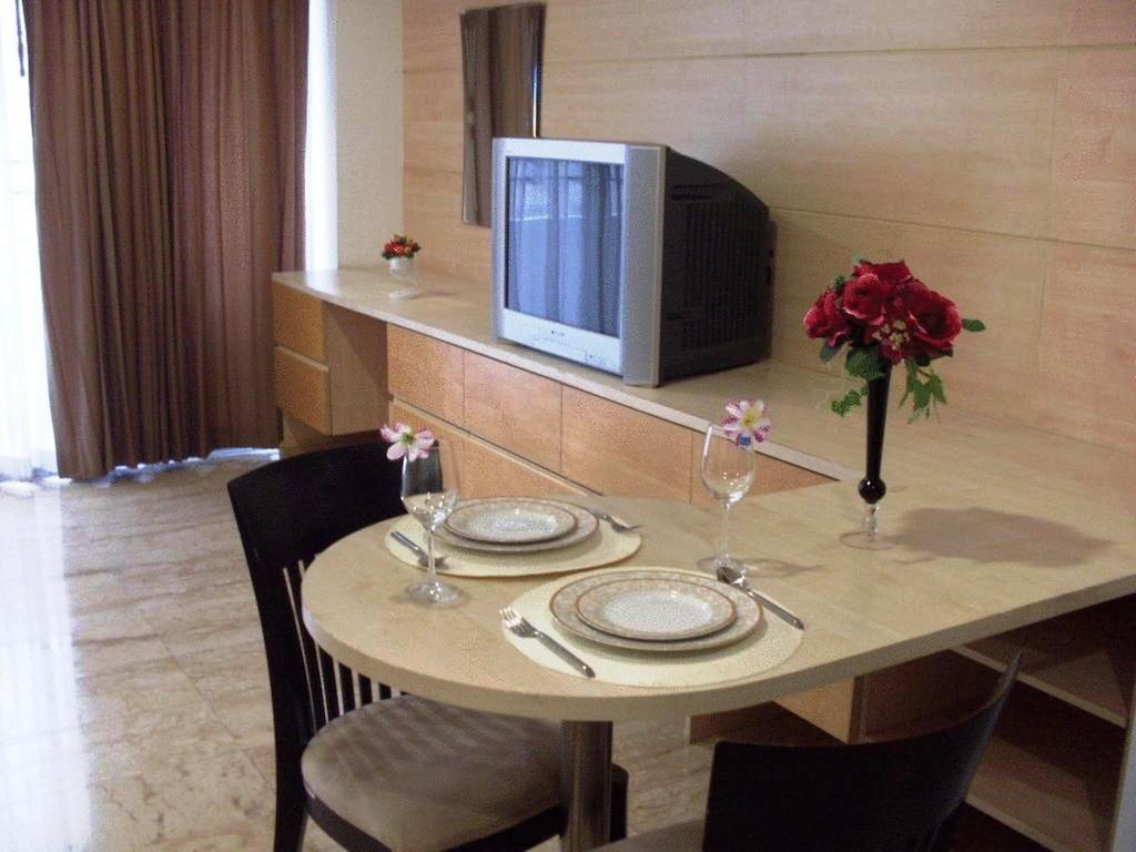 Twin Peaks Apartment Bangkok