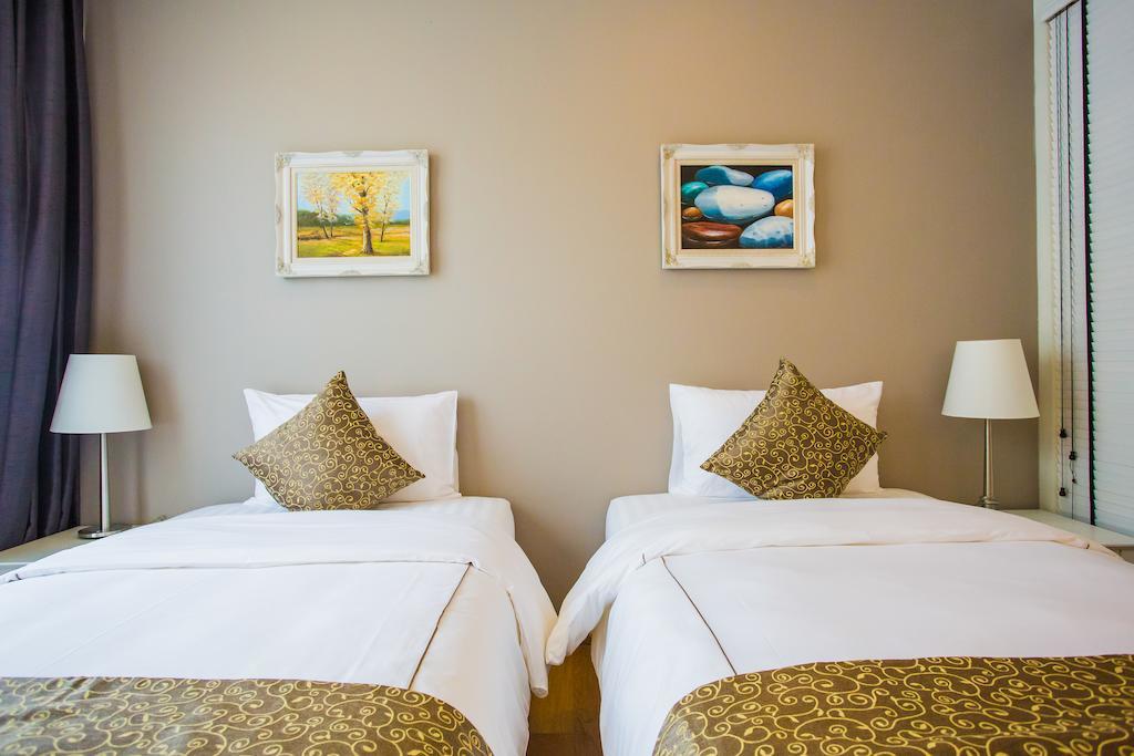 Alisha Court & Hotel 4*
