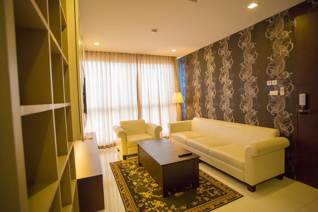 Hotel Alisha Court & Bangkok