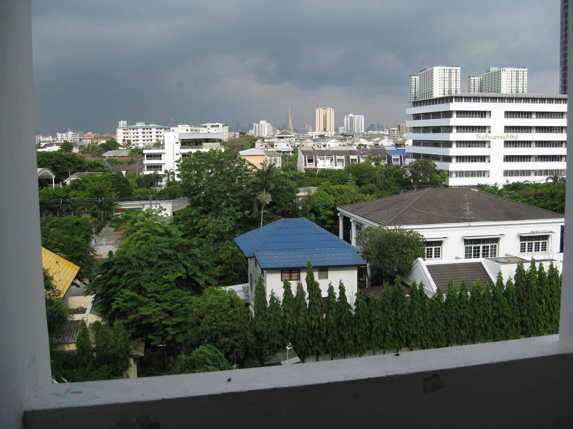 Hotel Komol Bangkok