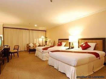 Khách sạn Princeton 4*