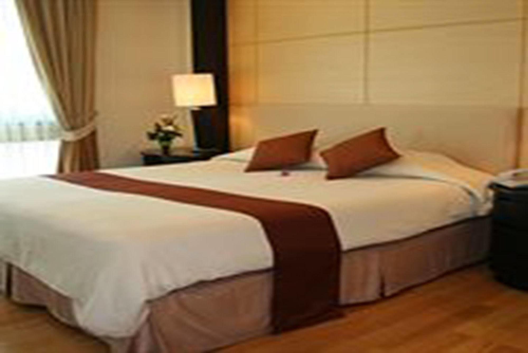 Chateau De Hotel 4*