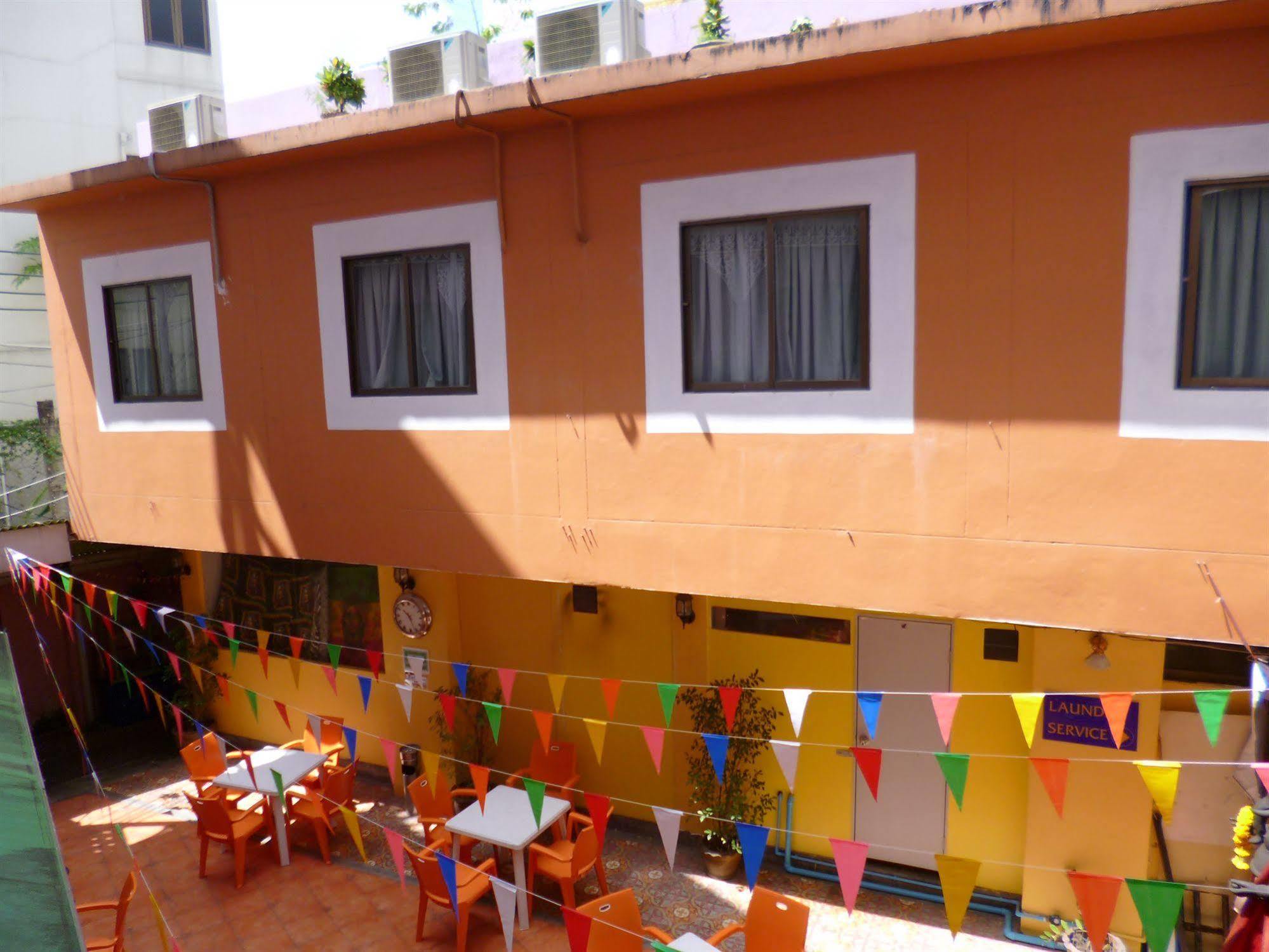 Sawasdee Hotel 2*
