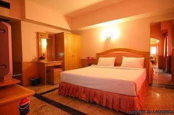 Hotel 13 Coins Airport Min Buri Bangkok