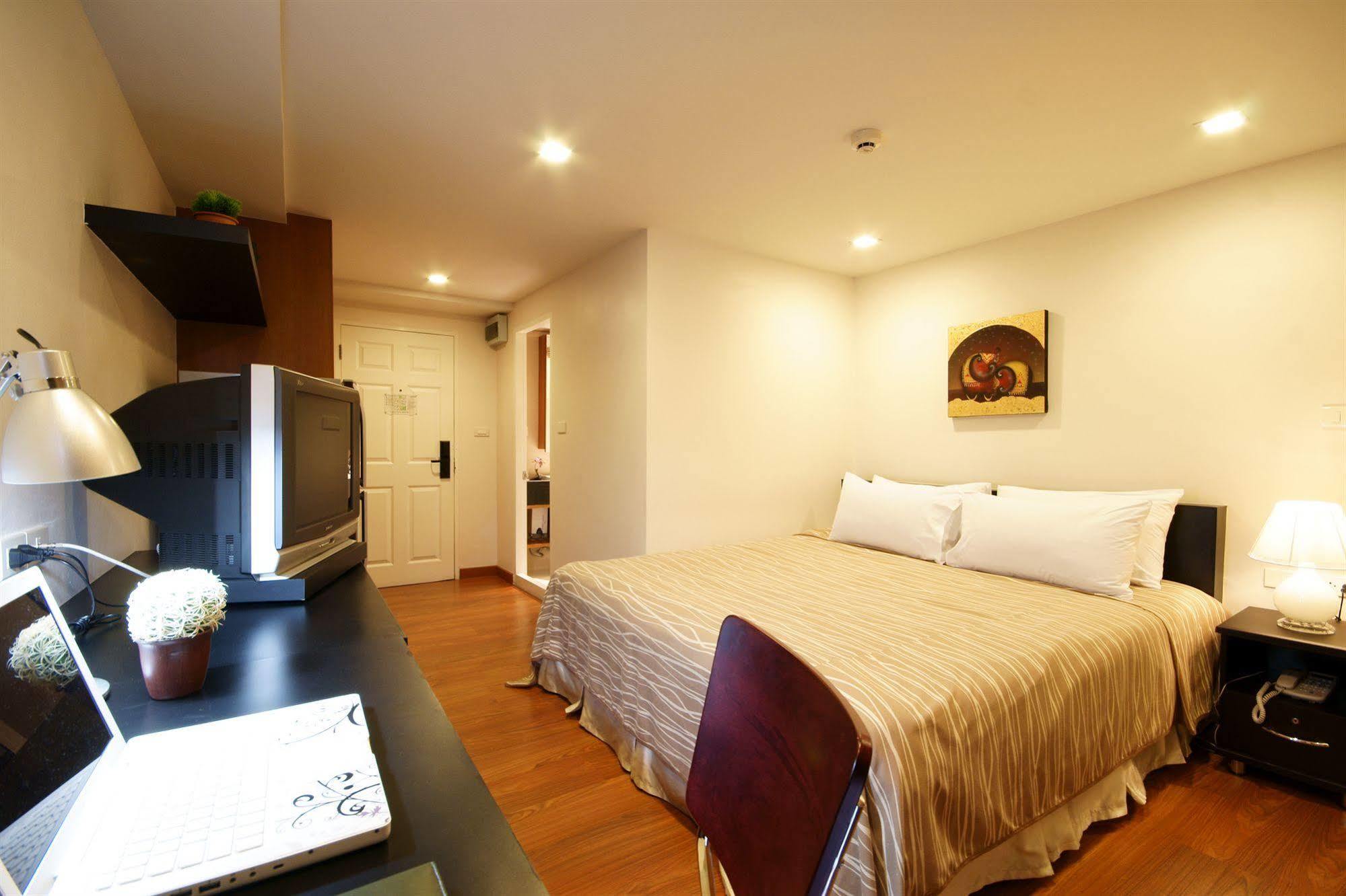 I Sathorn Hotel 3*