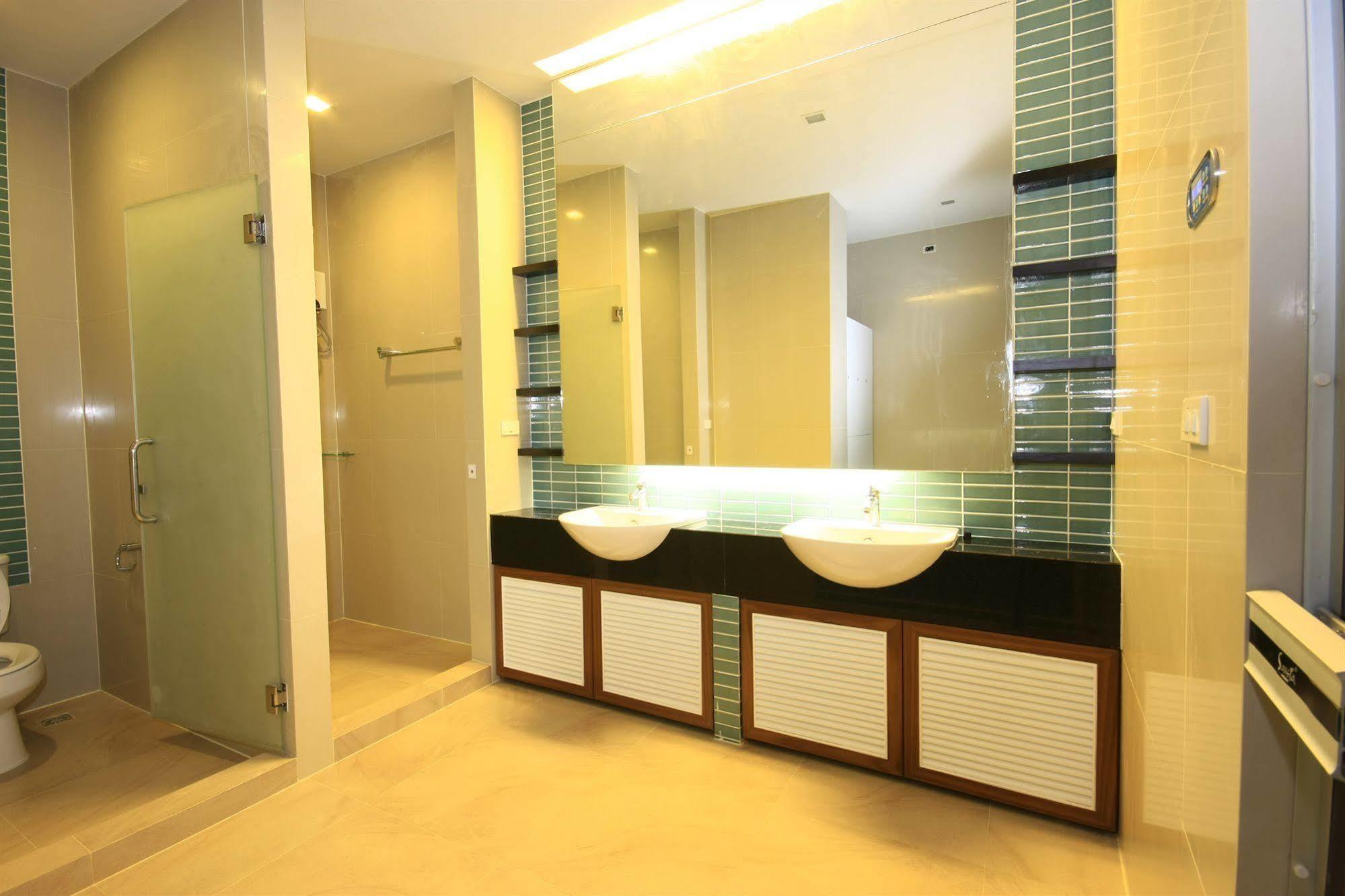 I Sathorn Hotel 3*