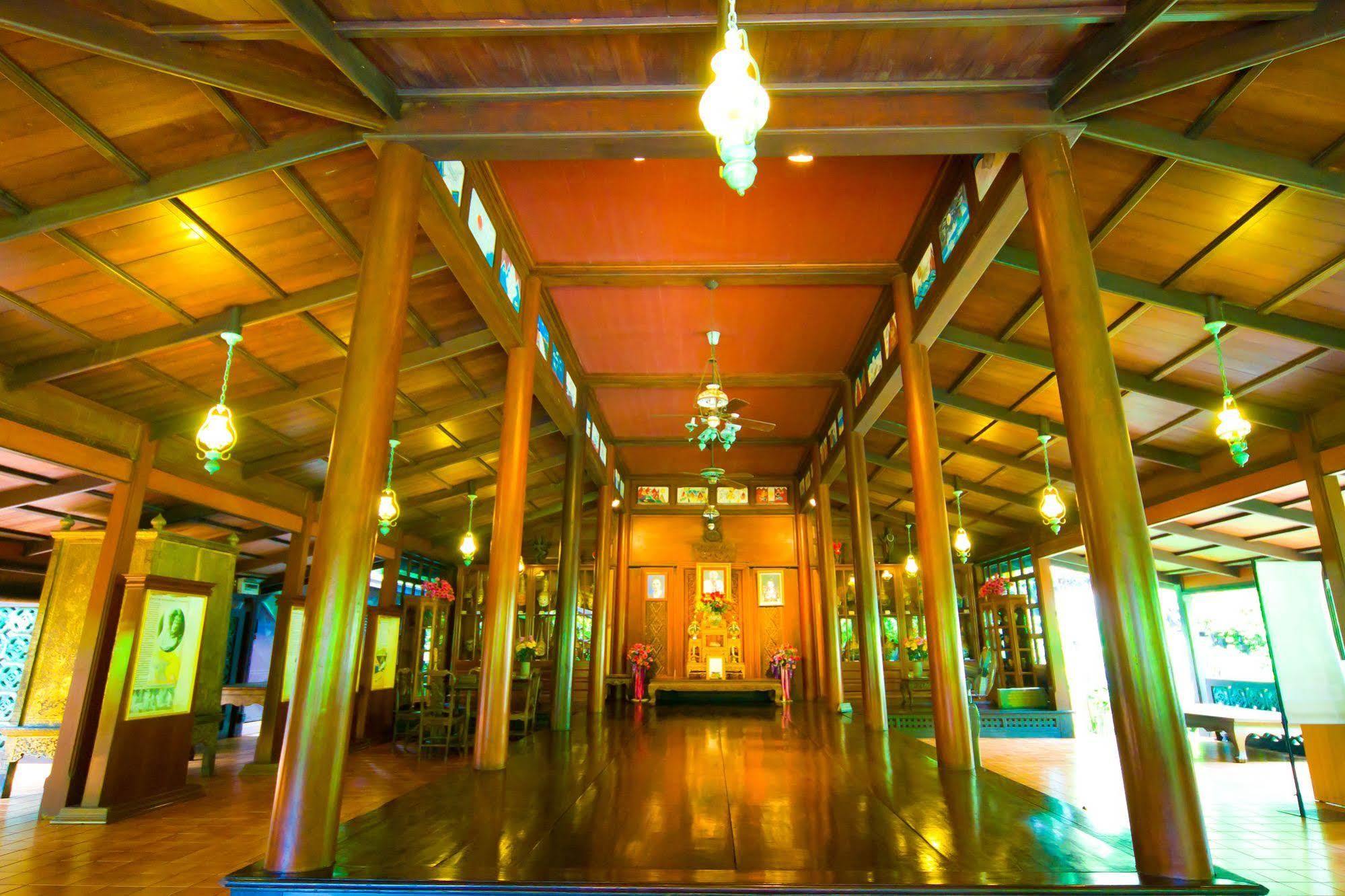 Yellow Ribbon Hills, Boutique 3*