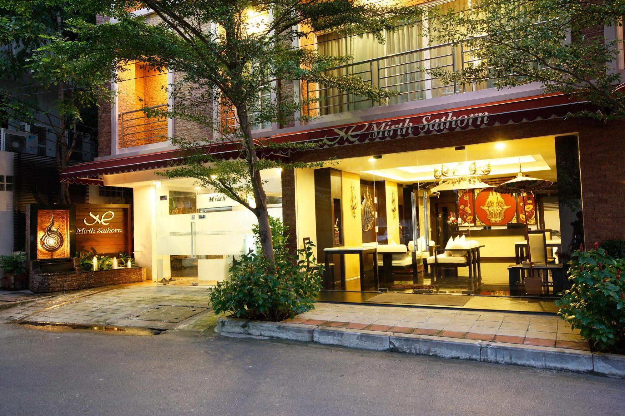 Mirth Sathorn Khách sạn Bangkok