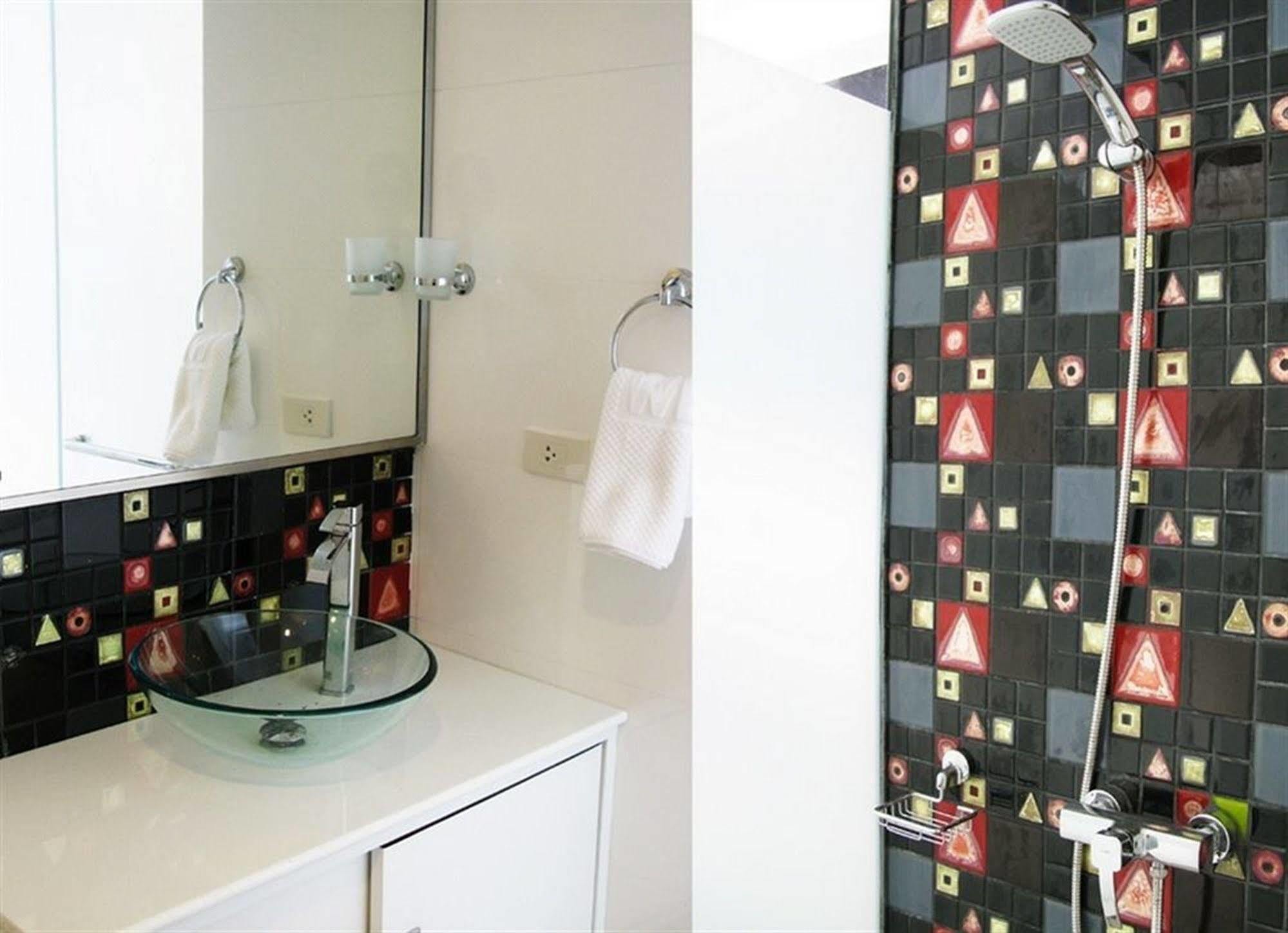 Citin Sukhumvit 11 Nana By Compass Hospitality Khách sạn
