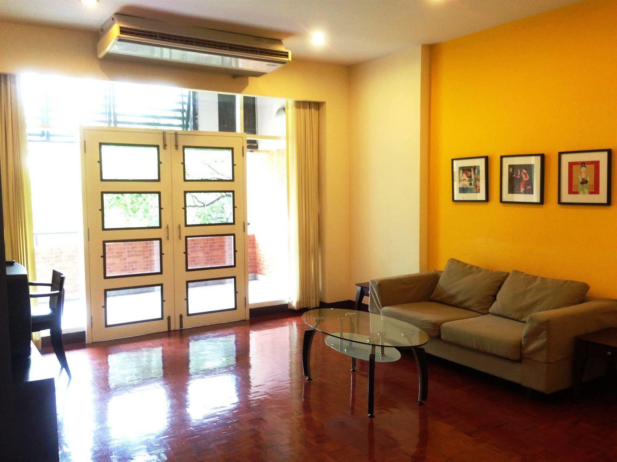 P.t. Court Khách sạn 3*