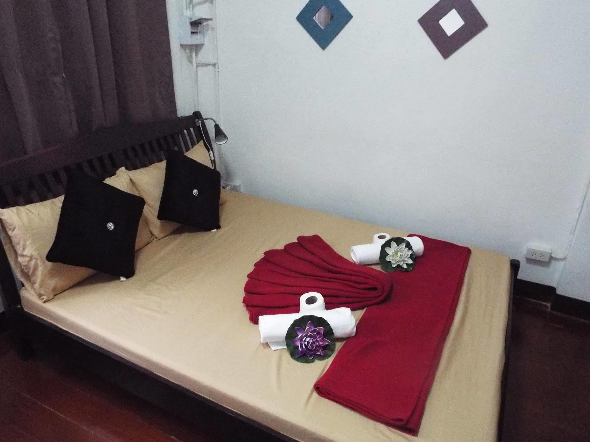 24 Hostel *