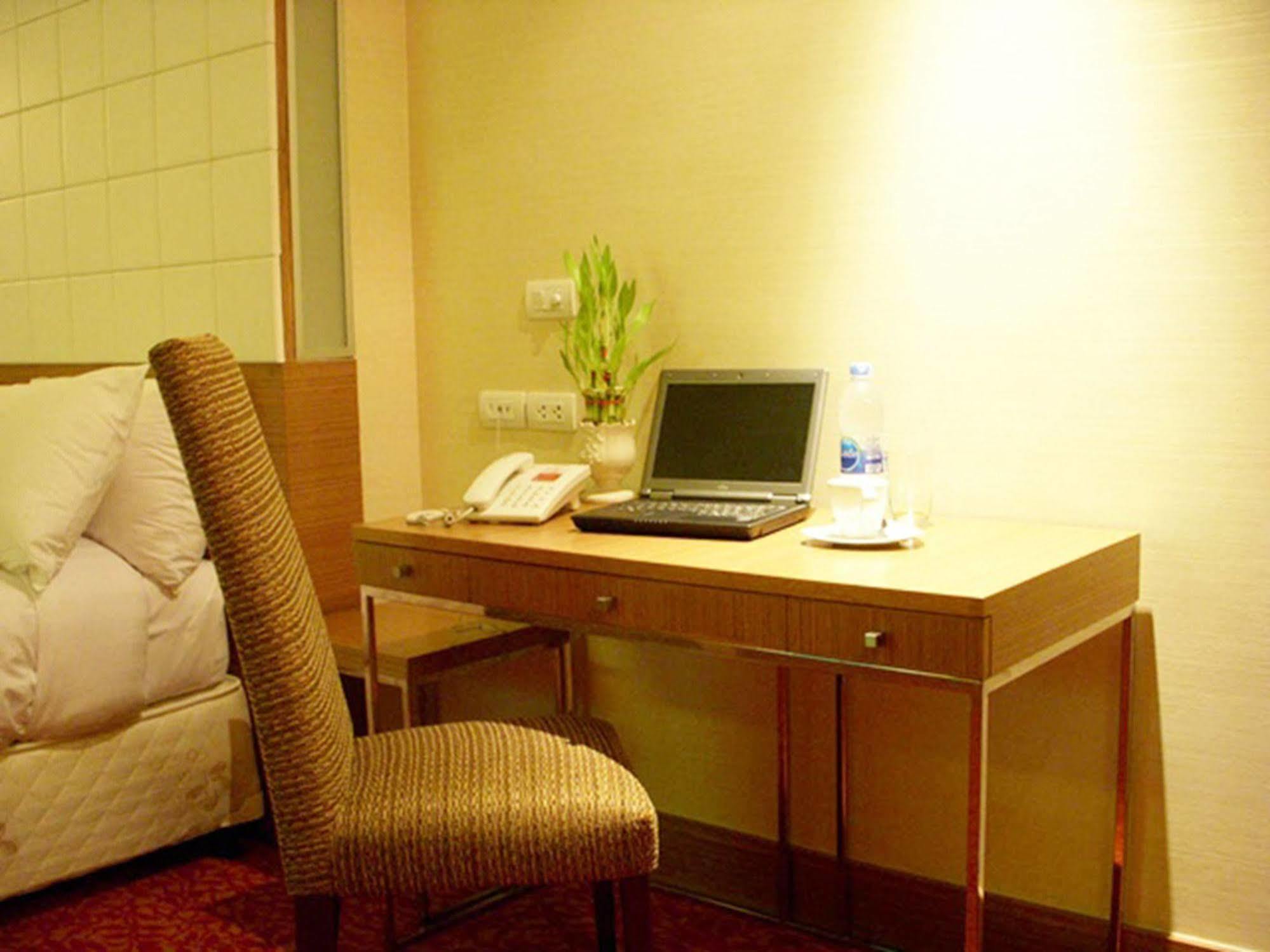 Tango Vibrant Living - Sha Extra Hotel Bangkok