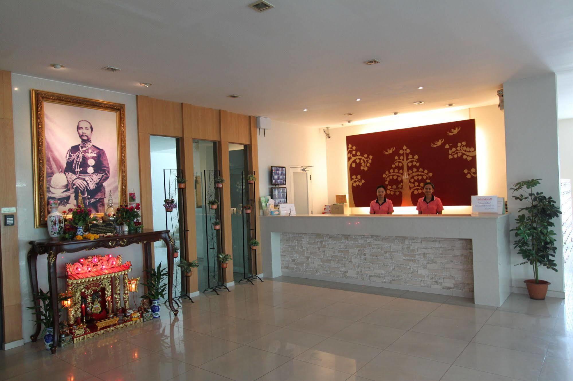 Khách sạn hẻo lánh The Royalbee