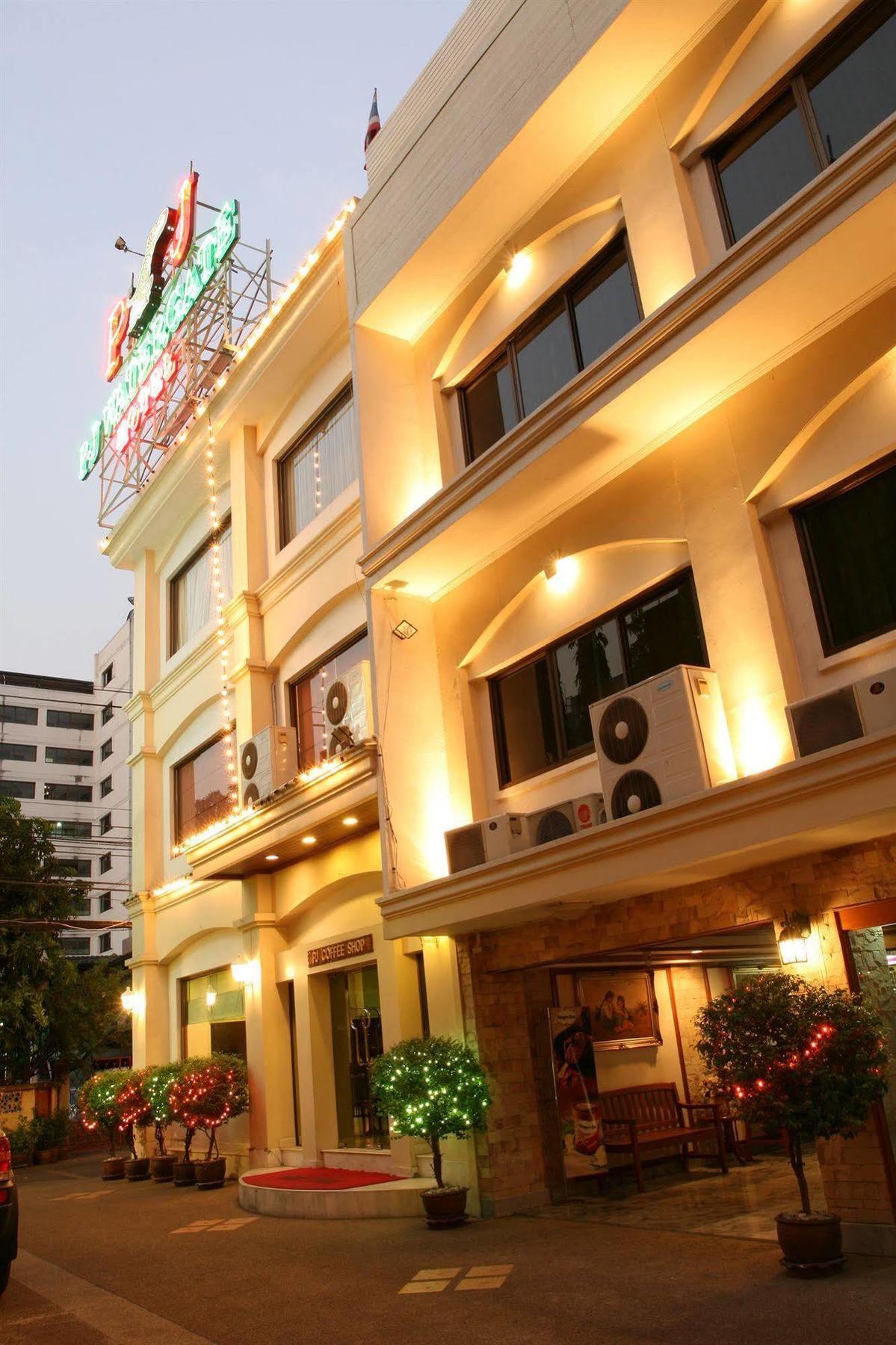 Khách sạn Pj Watergate