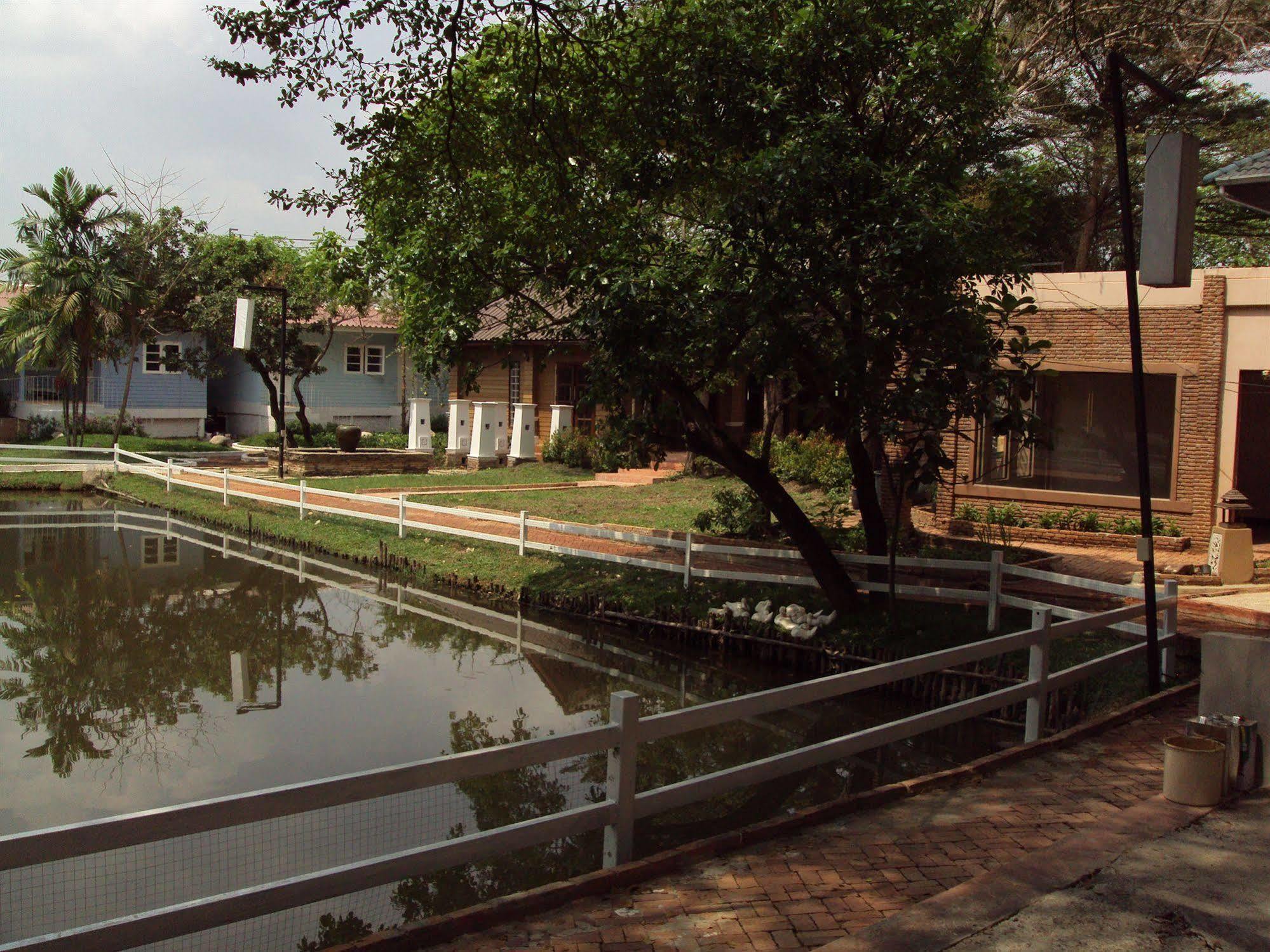 Nontnatee And Restaurant