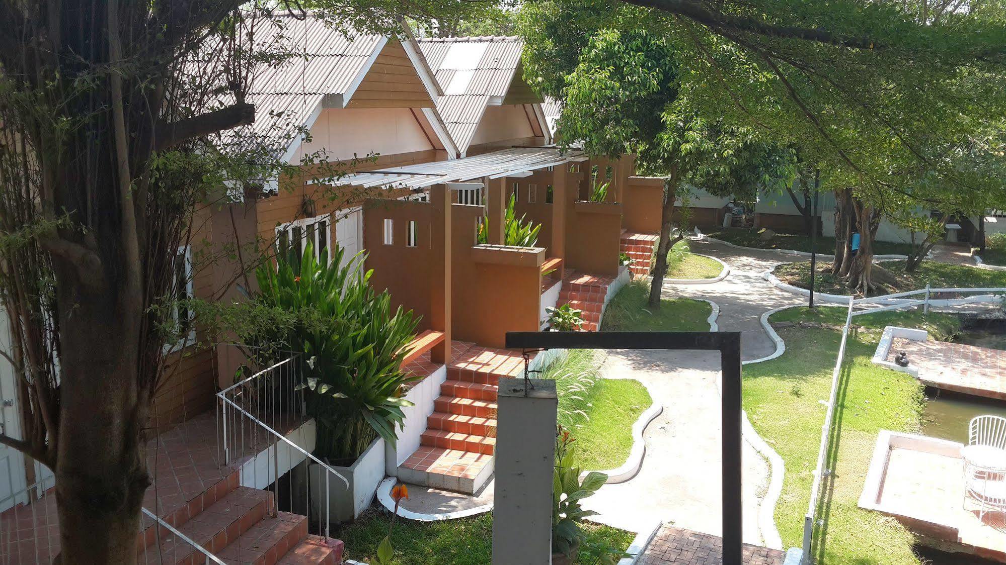 Nontnatee And Restaurant Homestay *