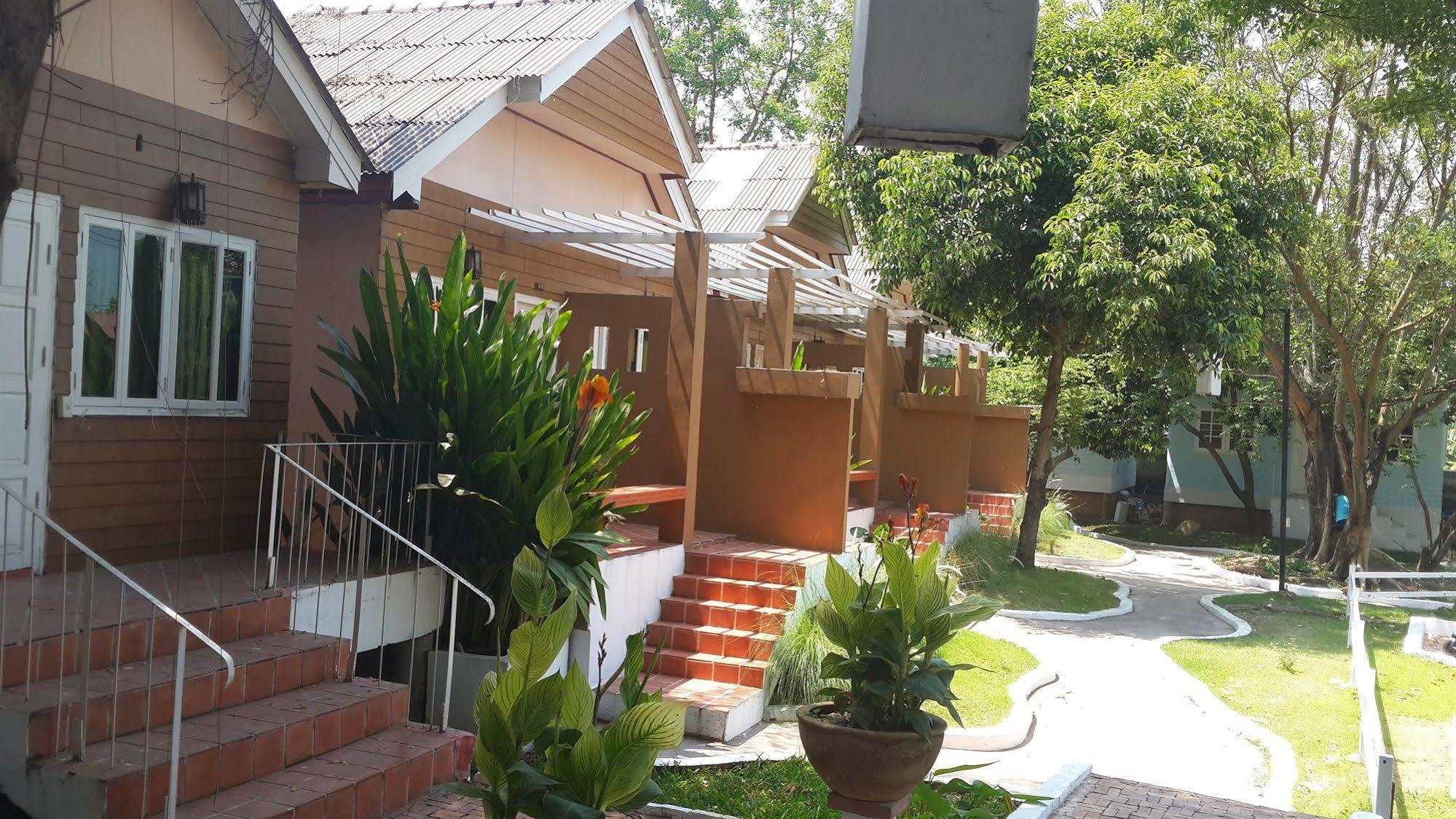 Nontnatee And Restaurant Homestay
