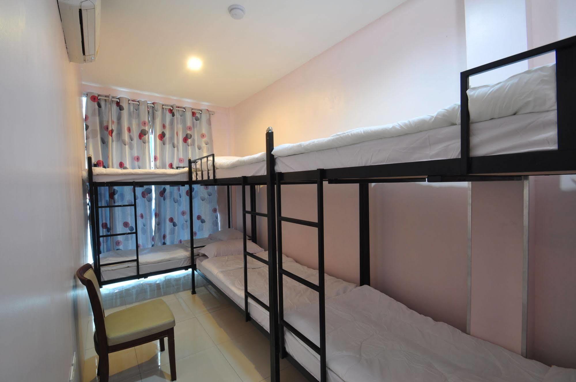 Orchid Hostel *