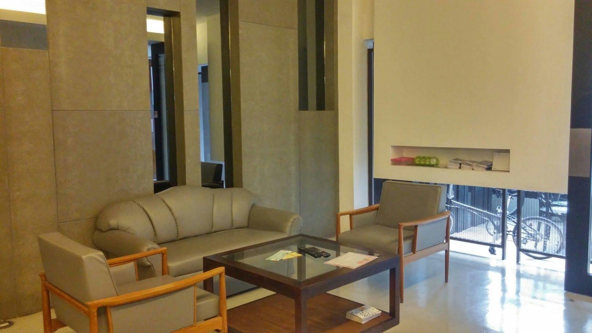 Hotel At One Hualampong 3*