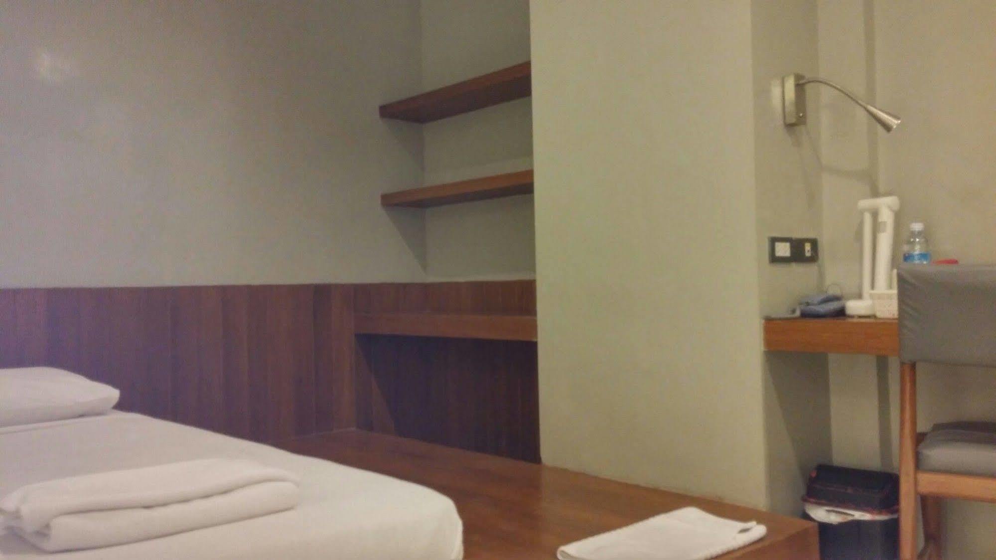 At One Hualampong Hotel Bangkok