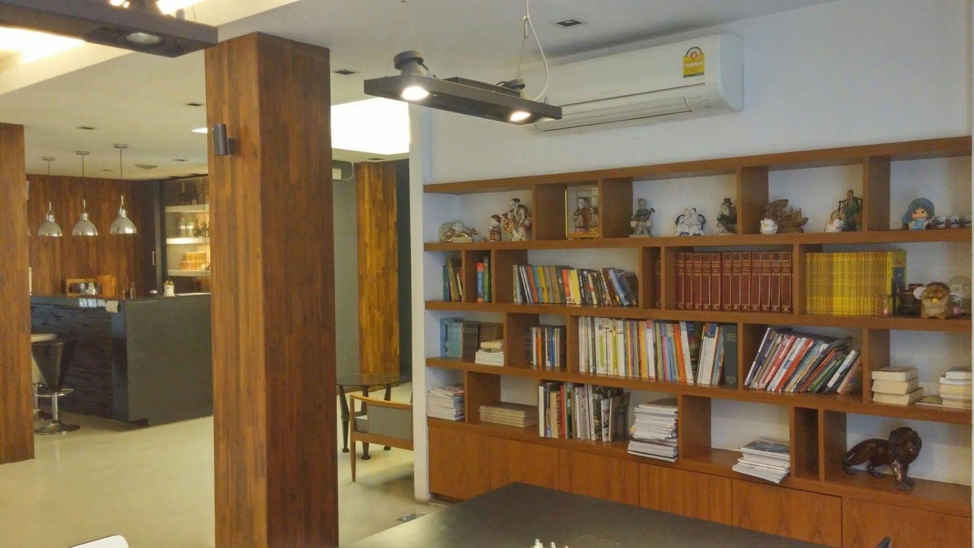 Hotel At One Hualampong 3*