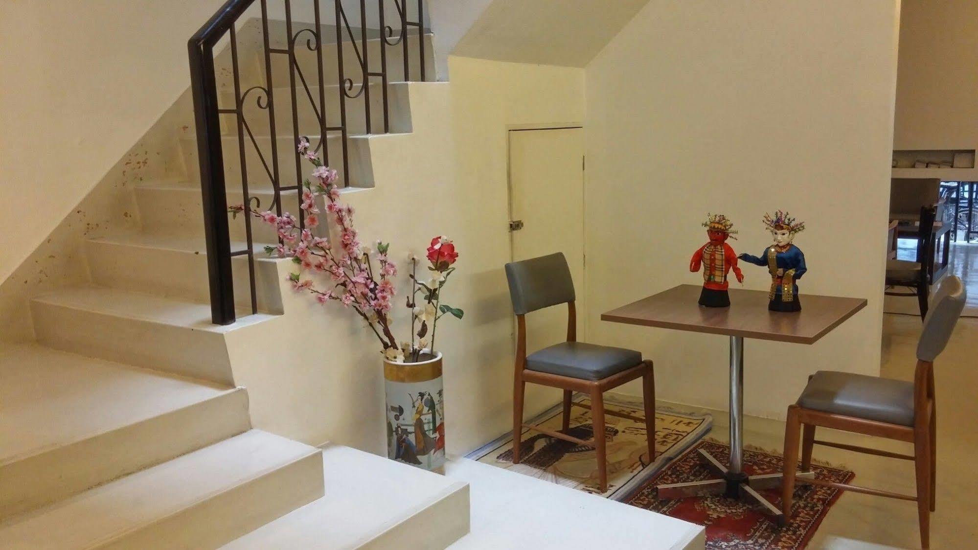 Hotel At One Hualampong 3*