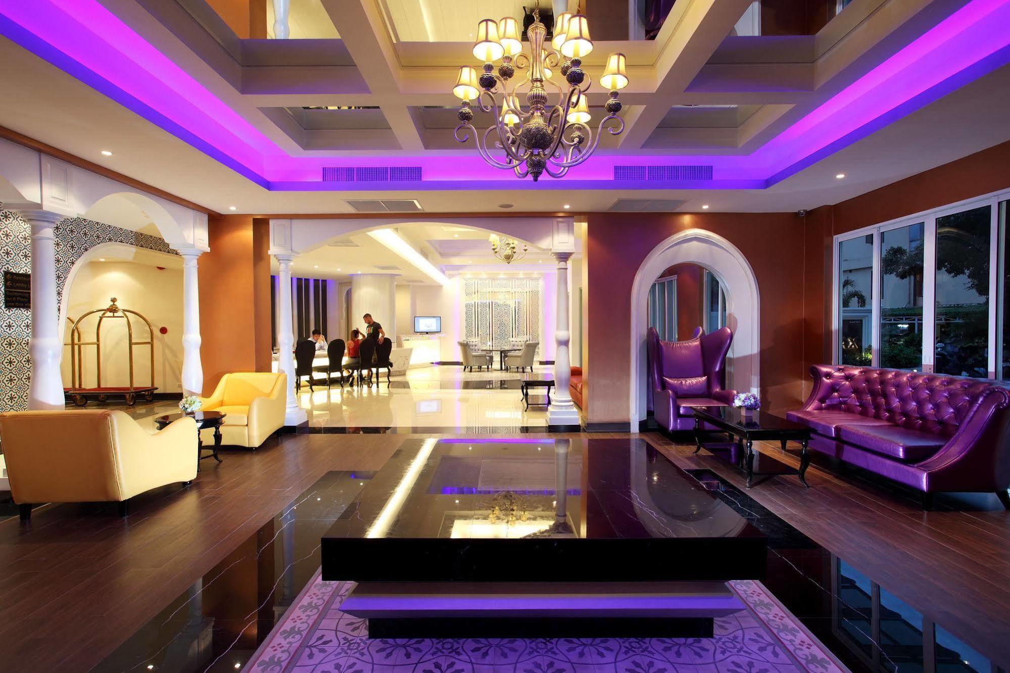 Chillax Hotel 4*