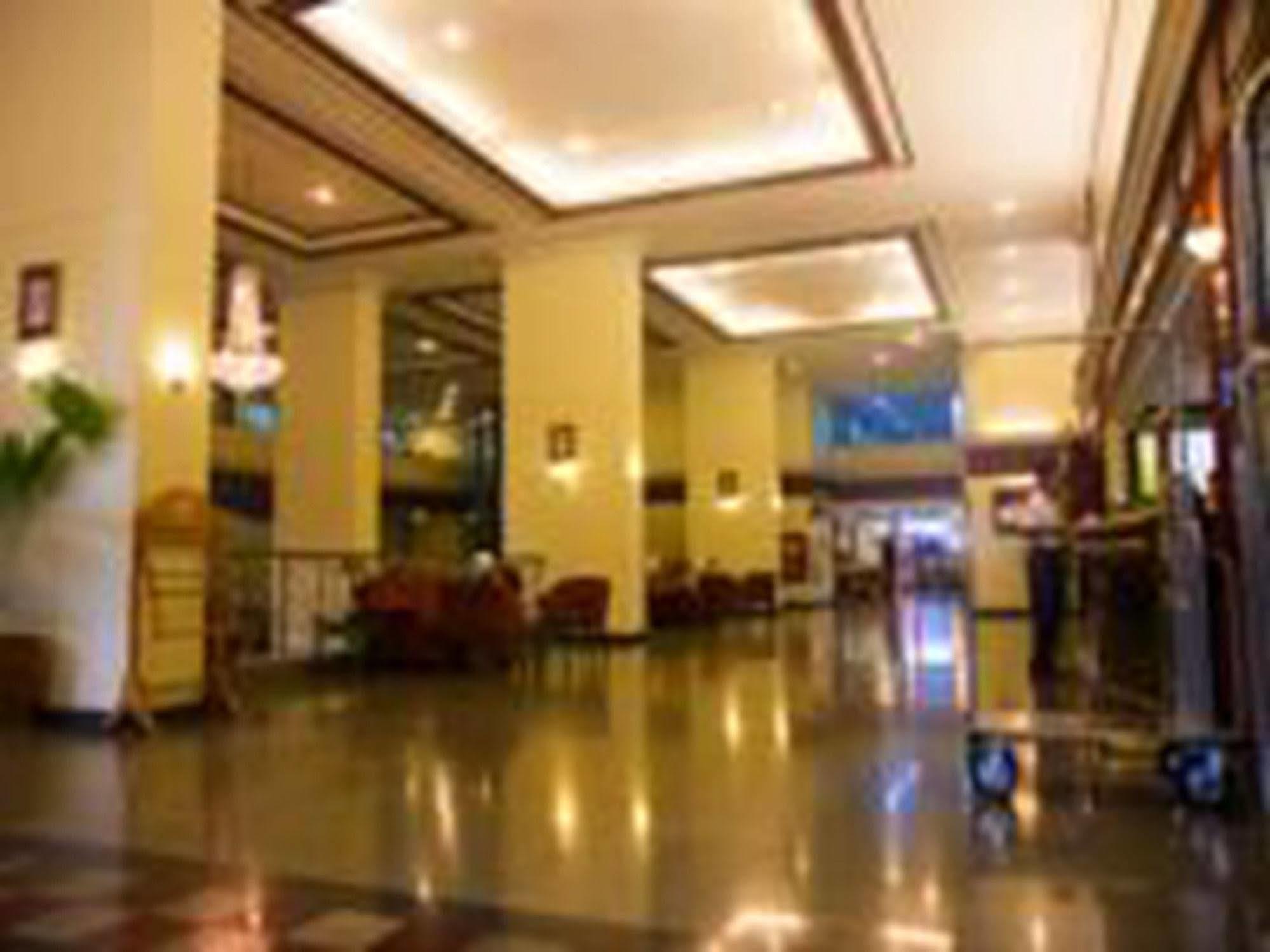 Hotel Omni Tower Syncate Suites 4*