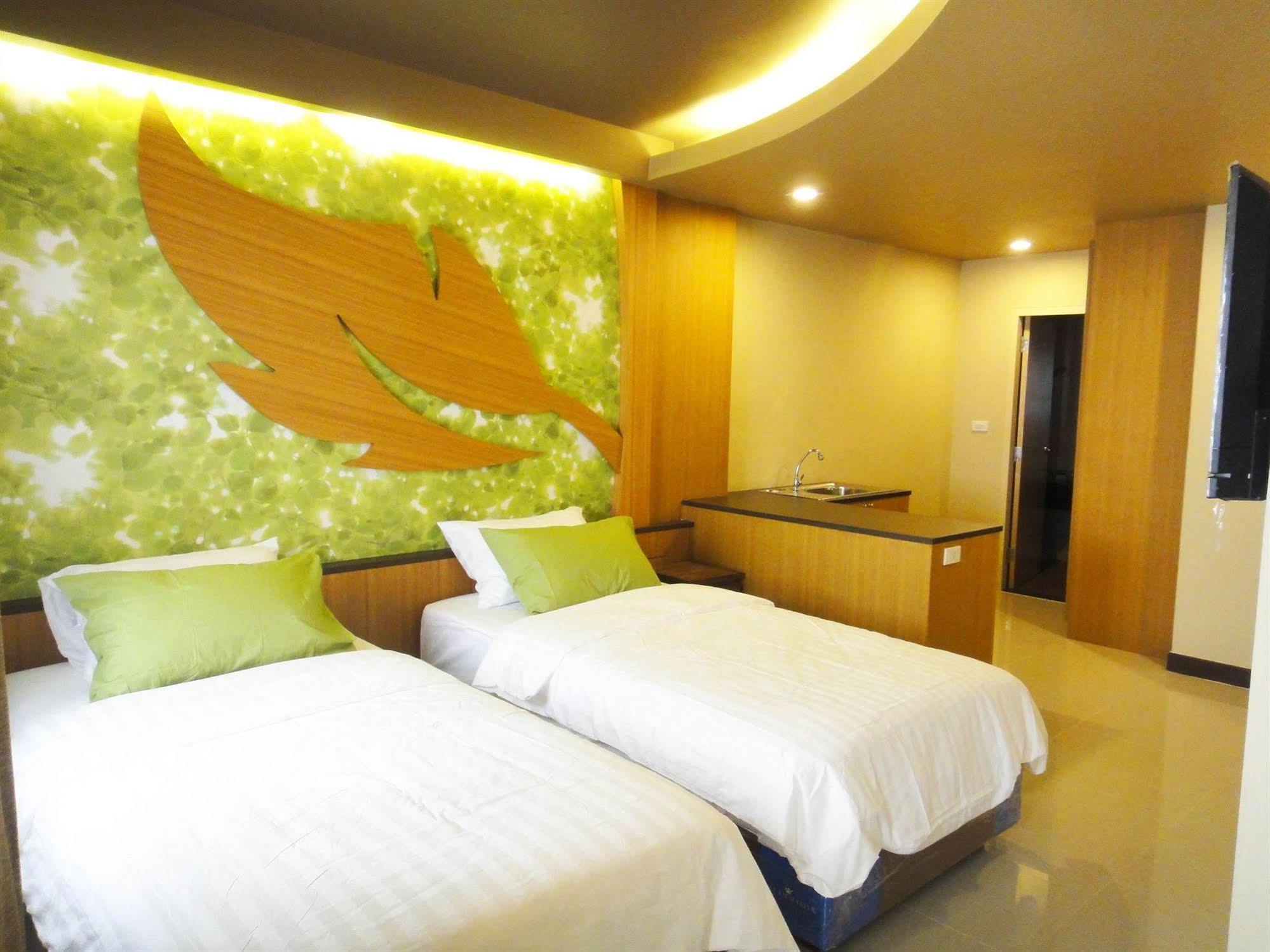 Aleaf Hotel 3*