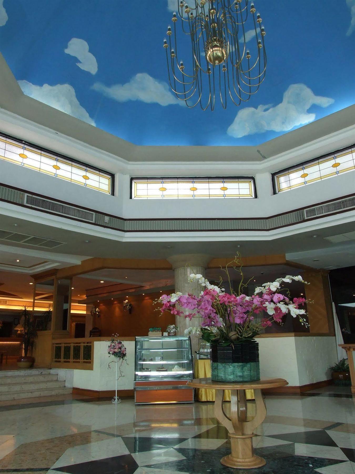 Hotel Ratchada 3*