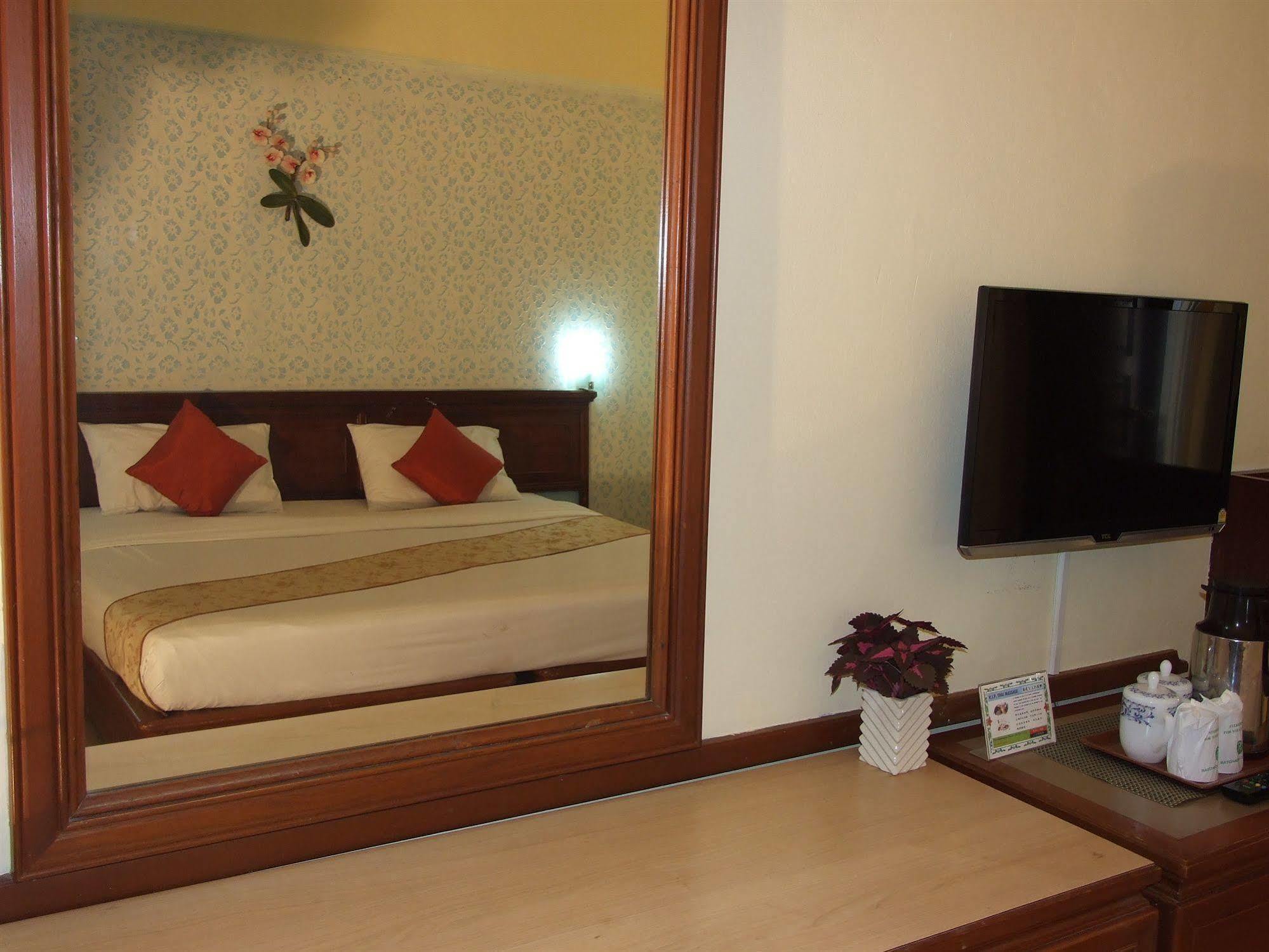 Ratchada Hotel