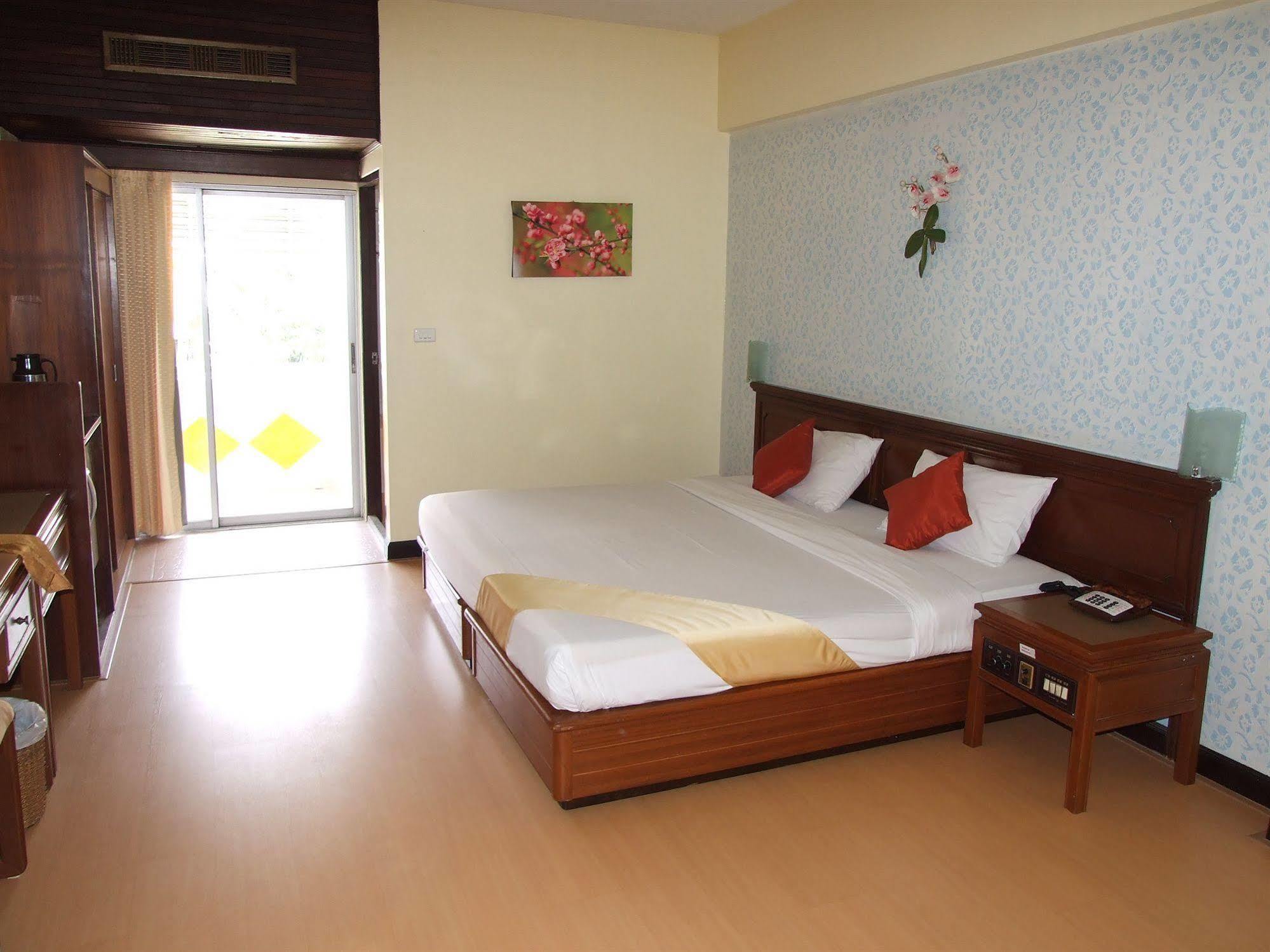 Ratchada Hotel