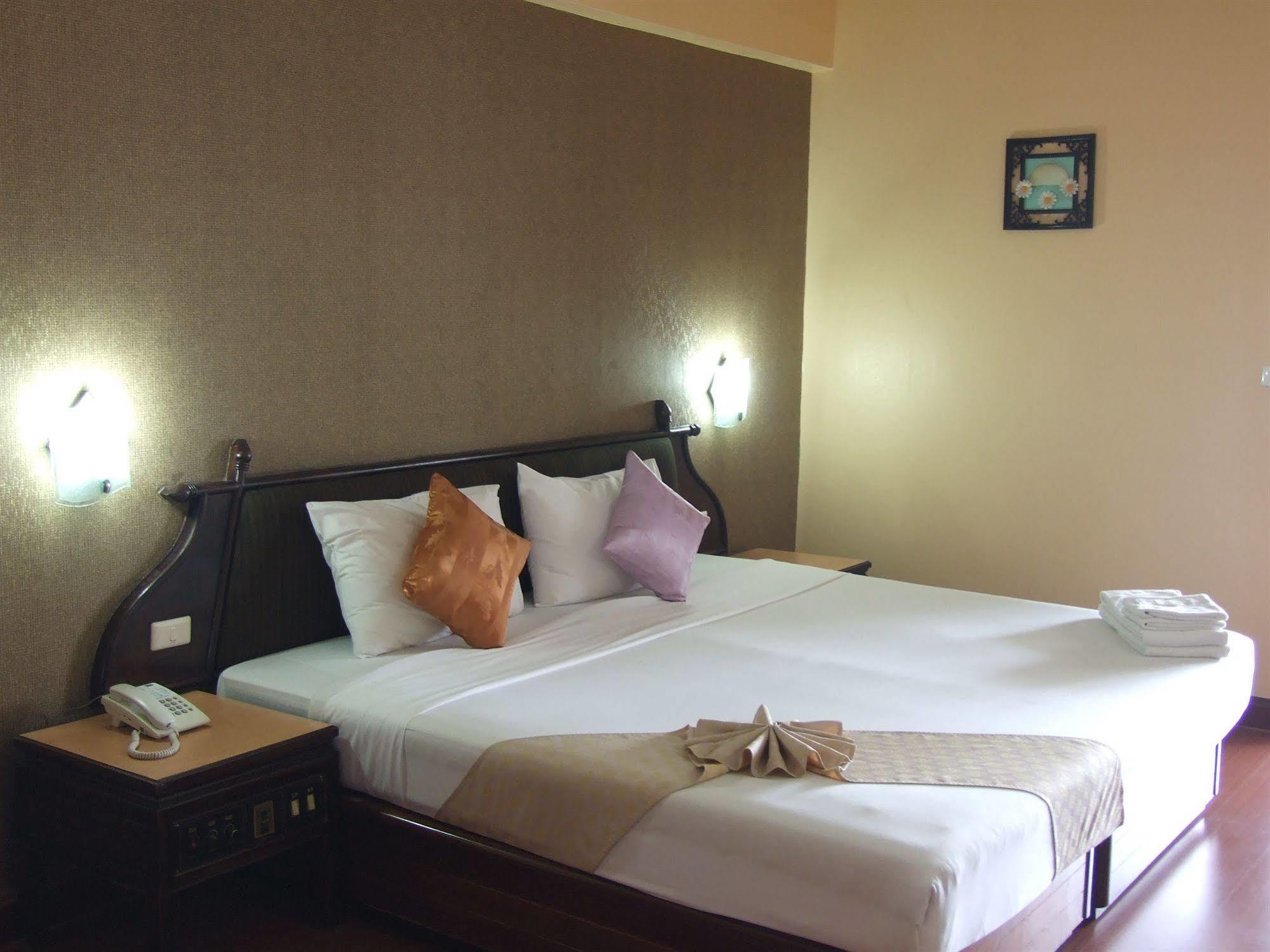 Ratchada Hotel Bangkok
