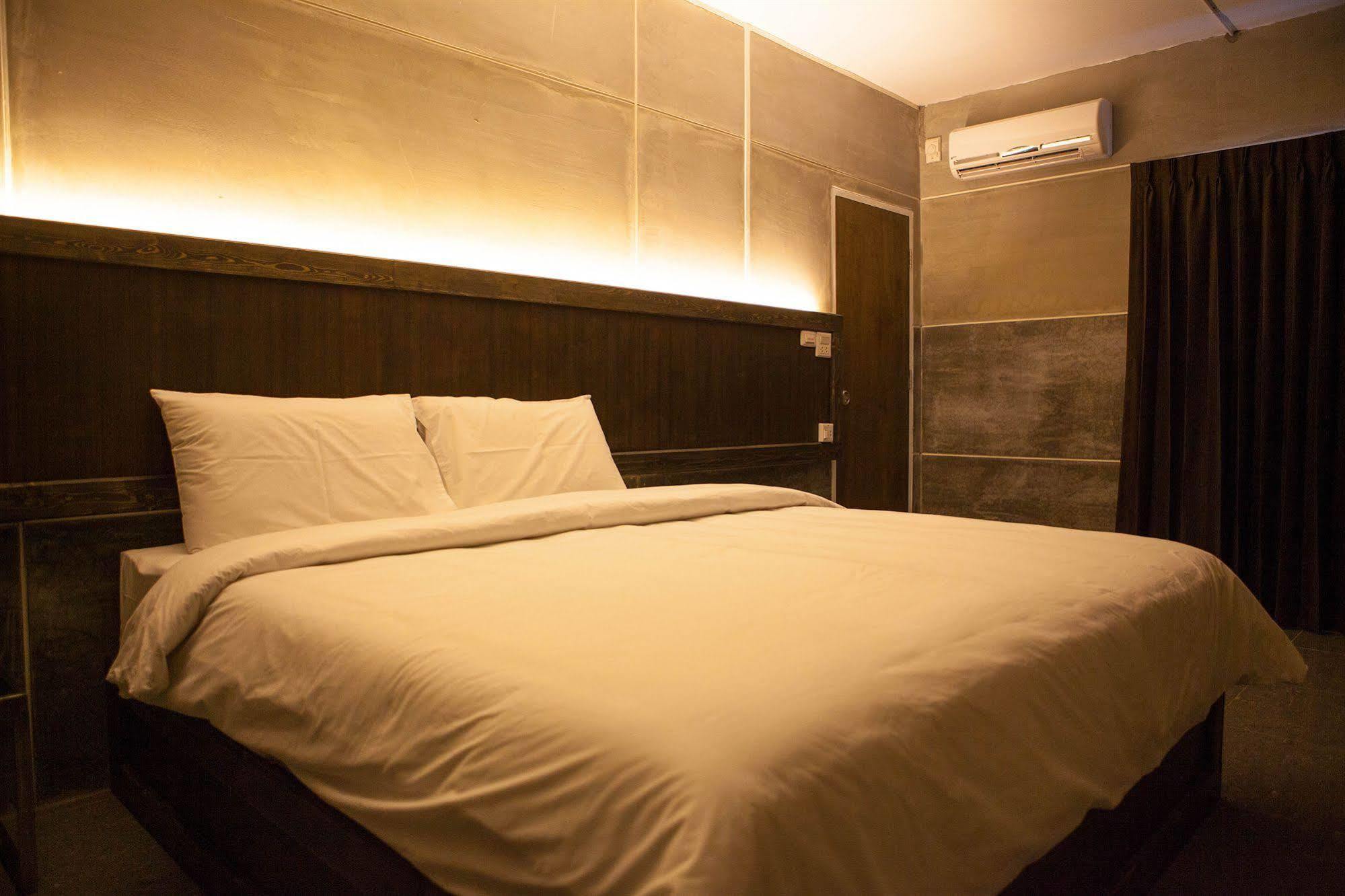 Hotel 68