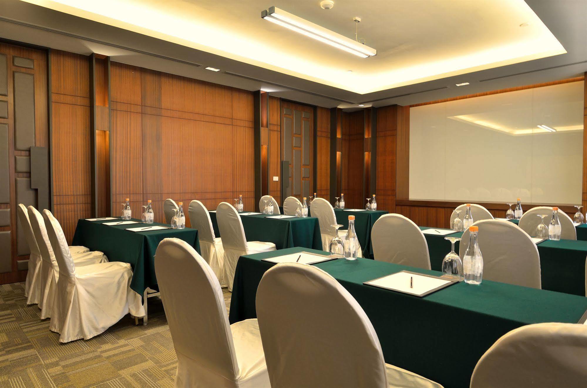 Aetas Khách sạn 5*