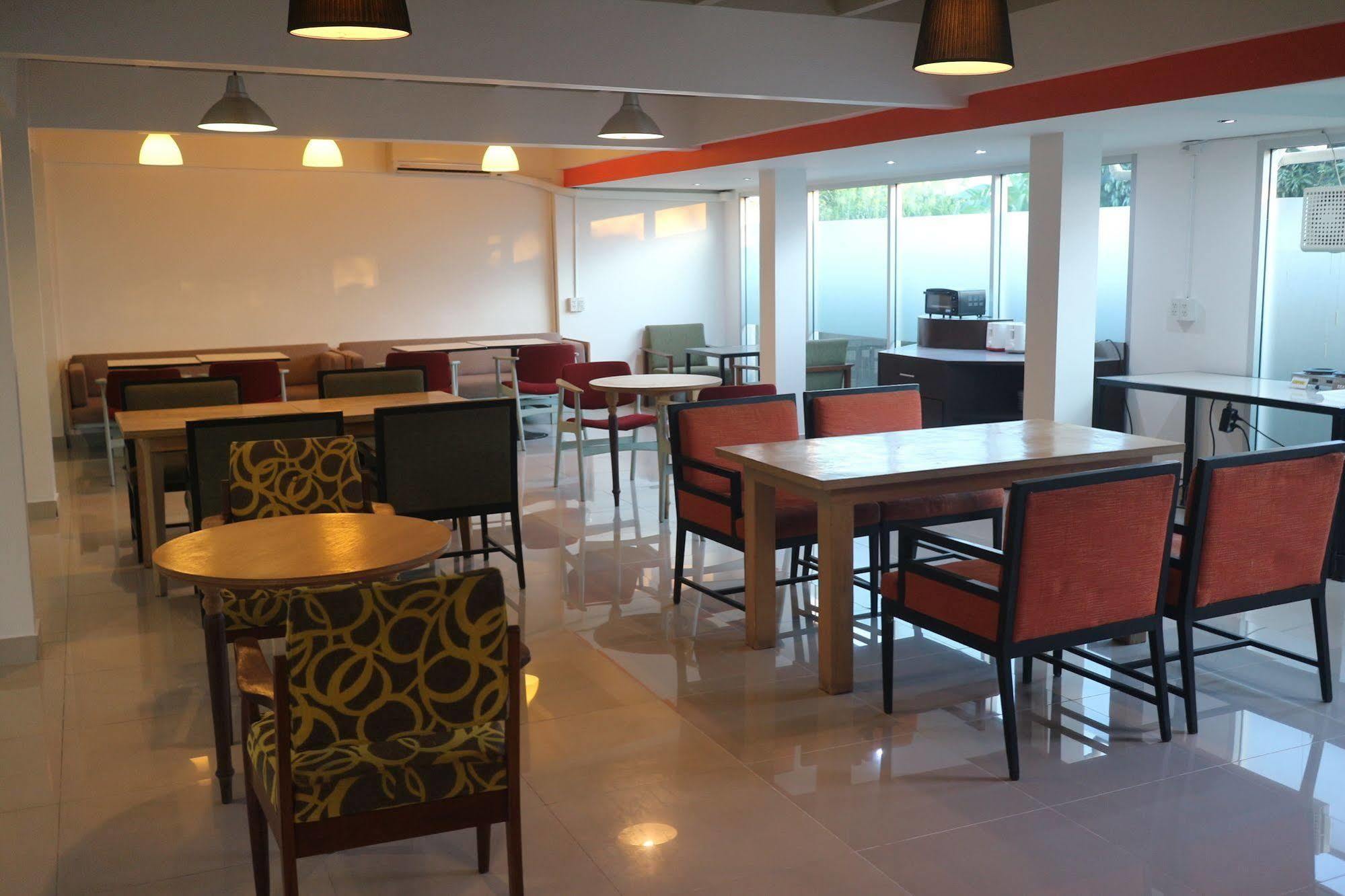 Floral Shire Suvarnabhumi Airport - Sha Extra Hotel Banguecoque