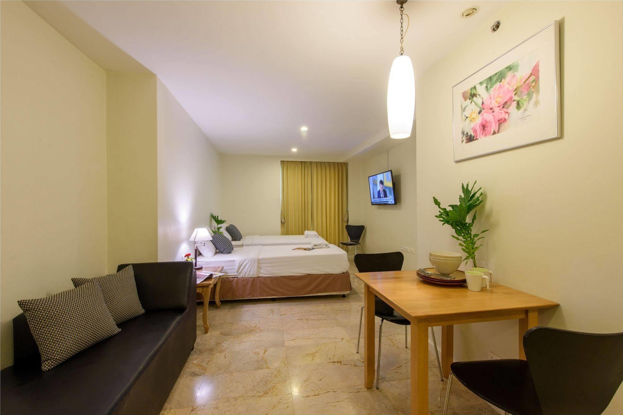 Sabai Sathorn Service