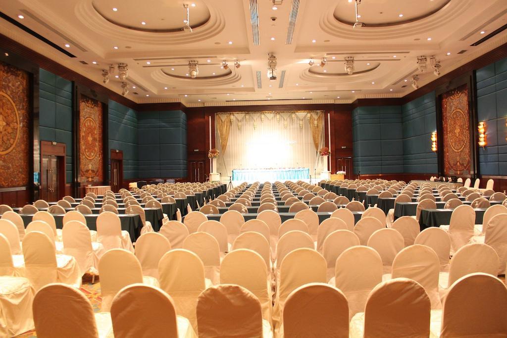 Golden Tulip Sovereign Hotel 4*