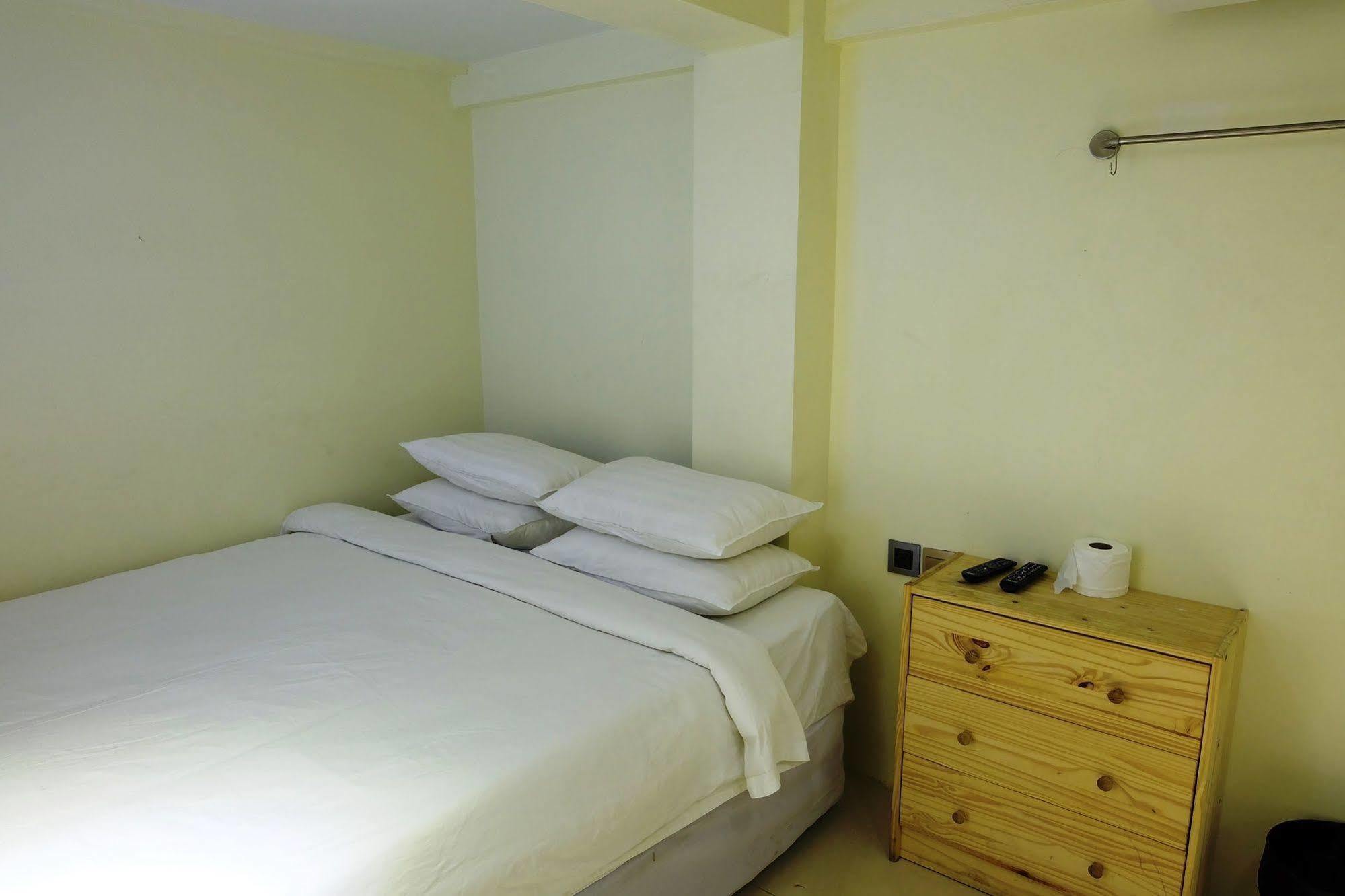 Aubon Hostel *