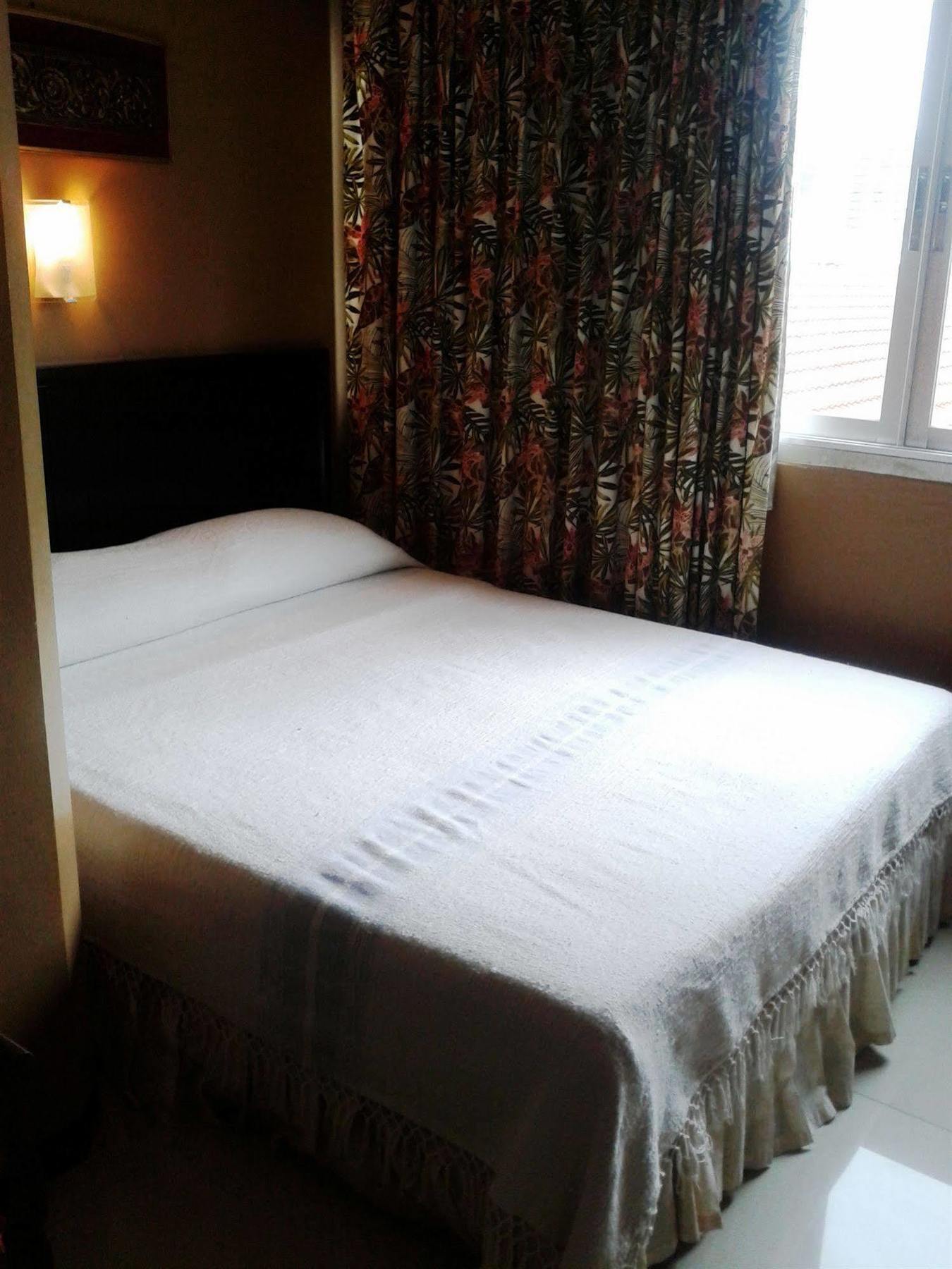 Pinnacle Dream Hotell