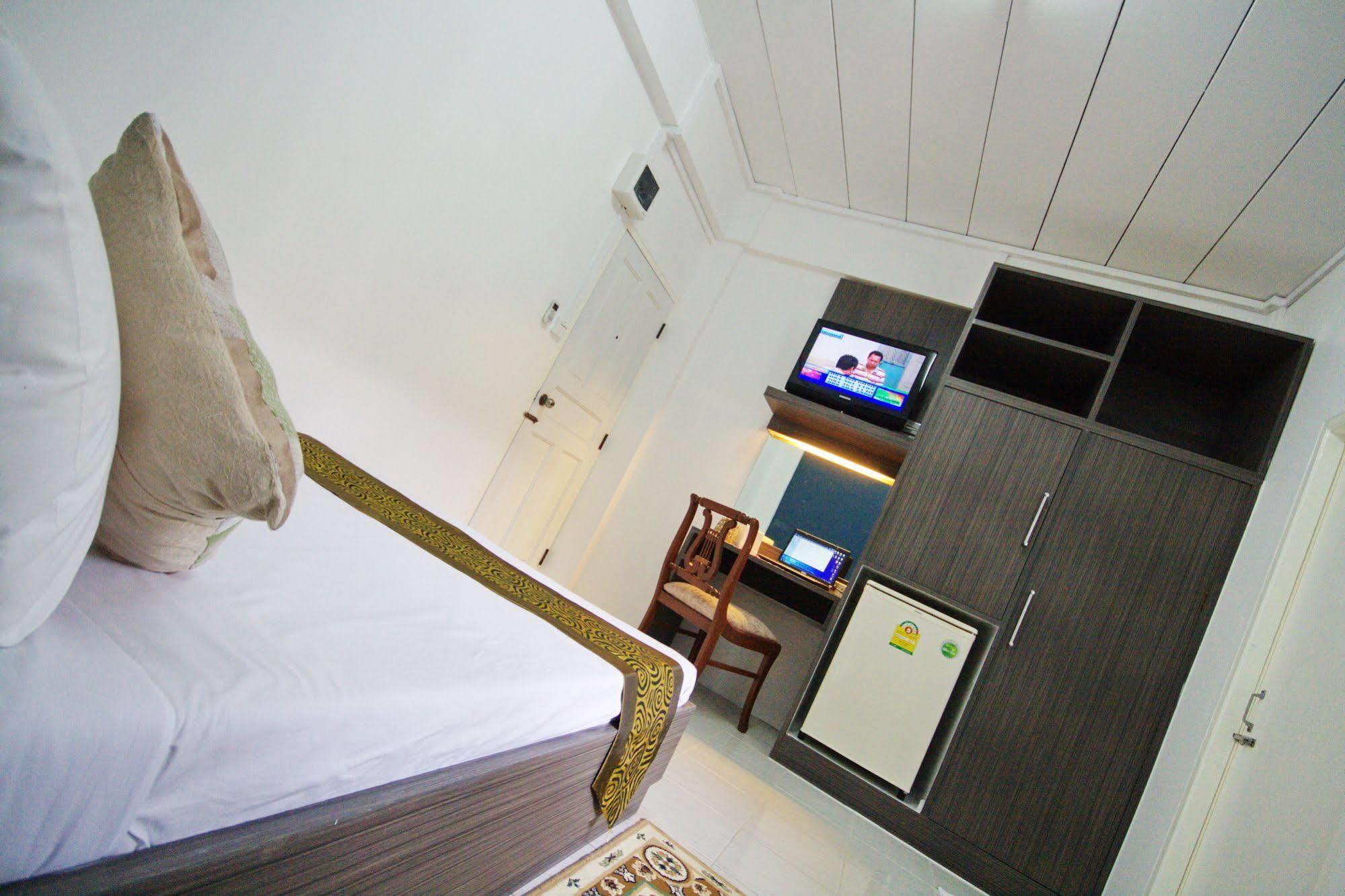 Riski Residencia 3*