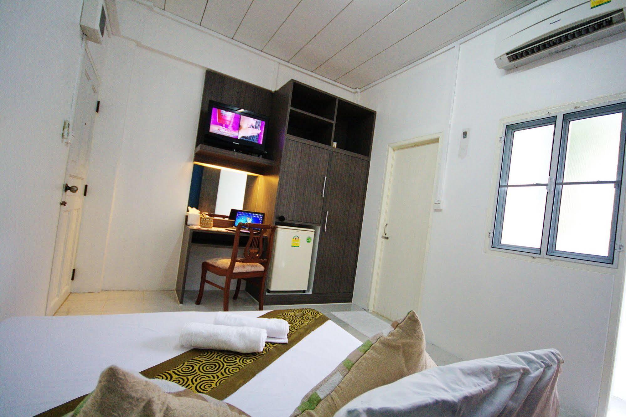 Riski Residencia Bangkok
